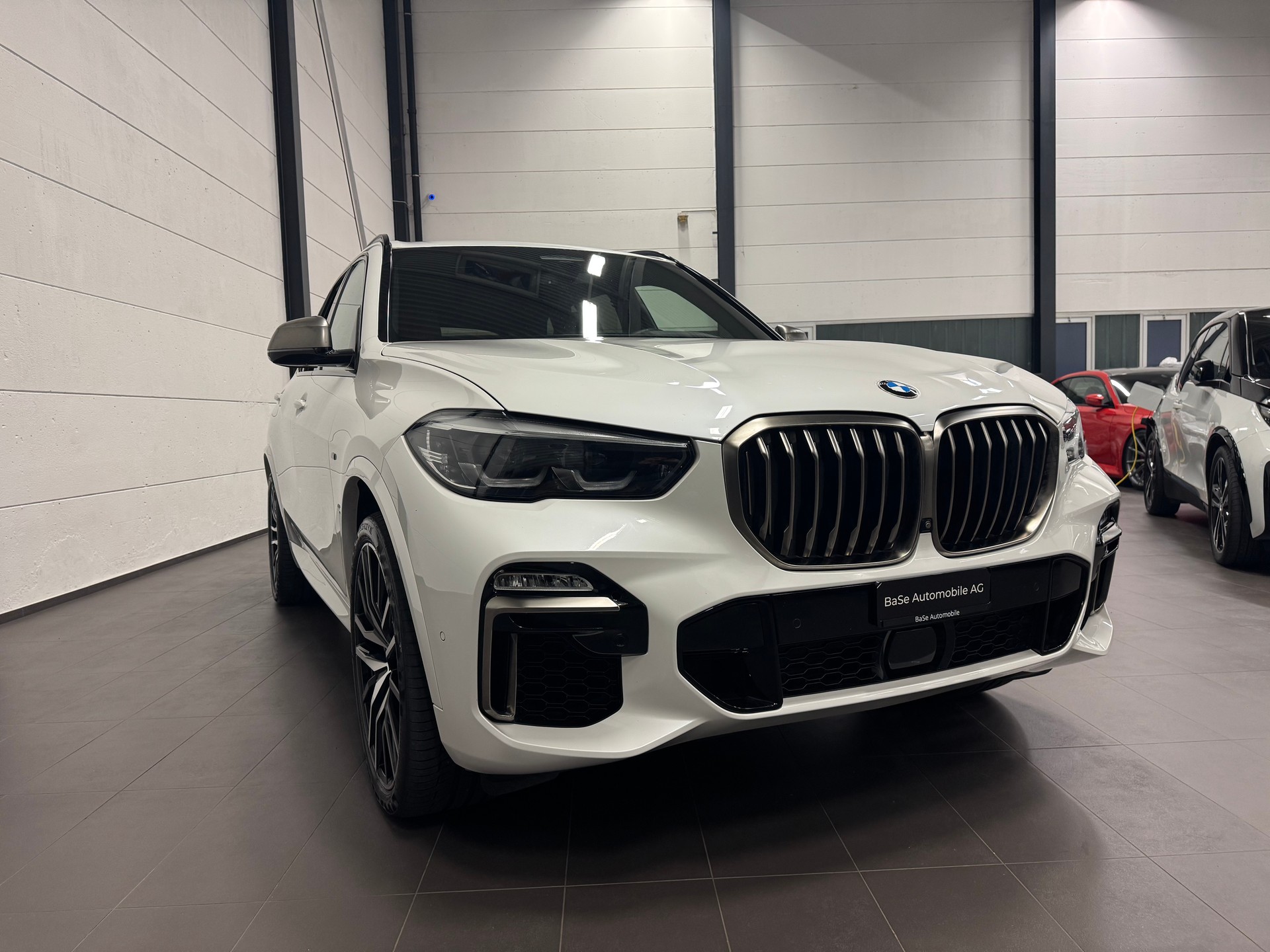 BMW X5 xDrive M50i Steptronic-image-6