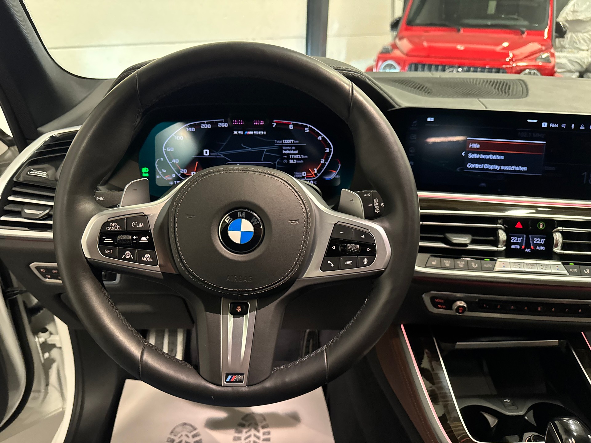 BMW X5 xDrive M50i Steptronic-image-24