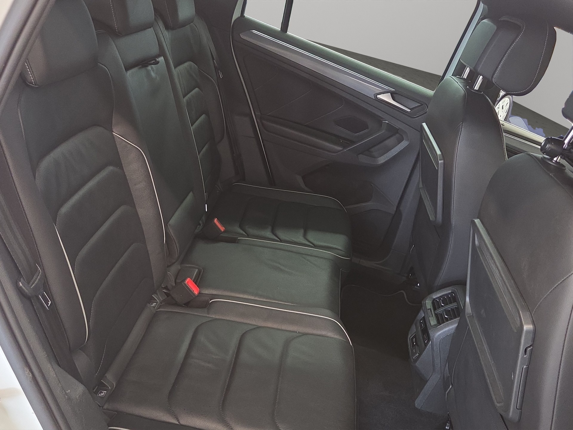VW Tiguan 2.0TSI Highline 4Motion DSG-image-18