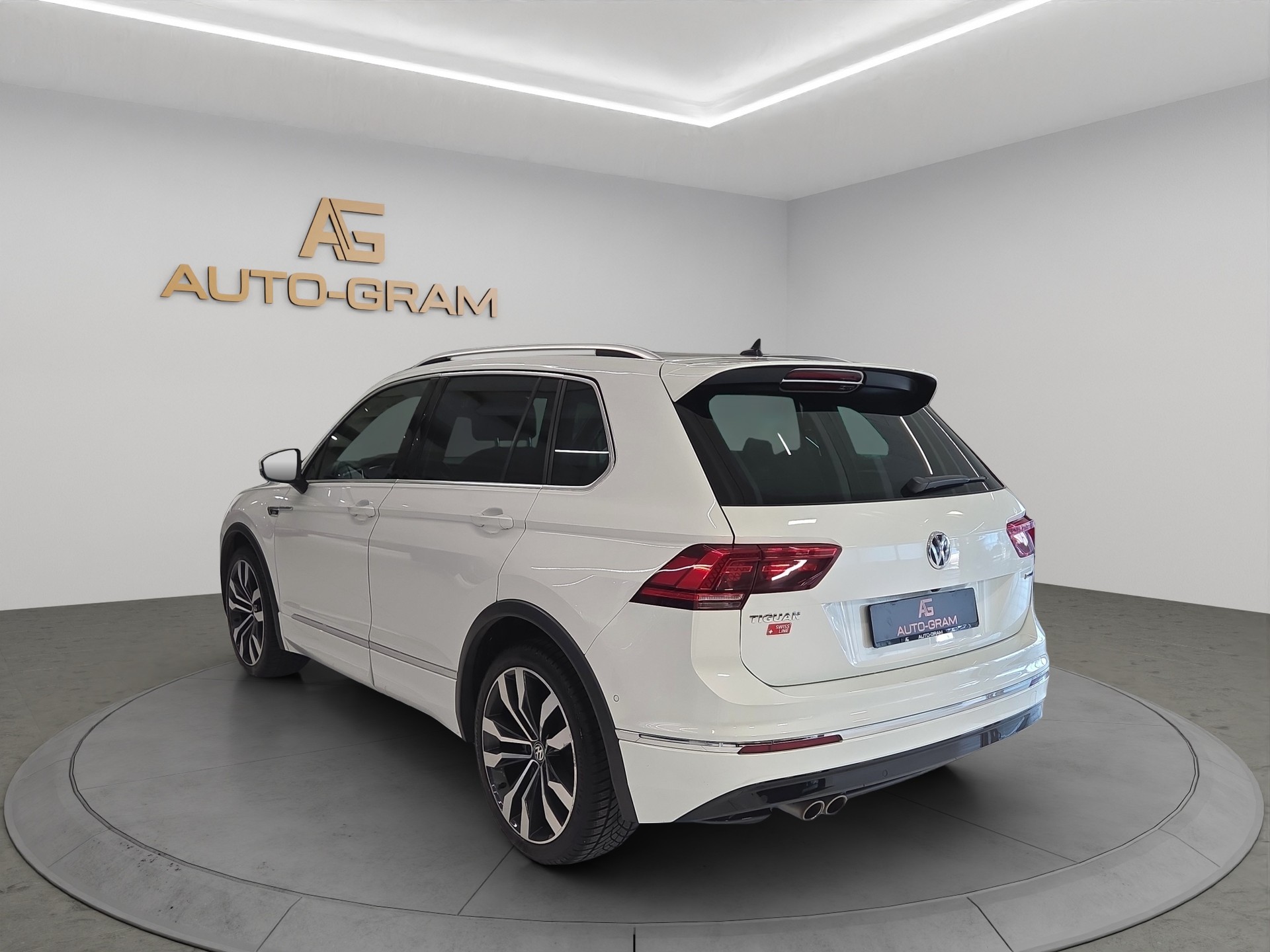 VW Tiguan 2.0TSI Highline 4Motion DSG-image-2