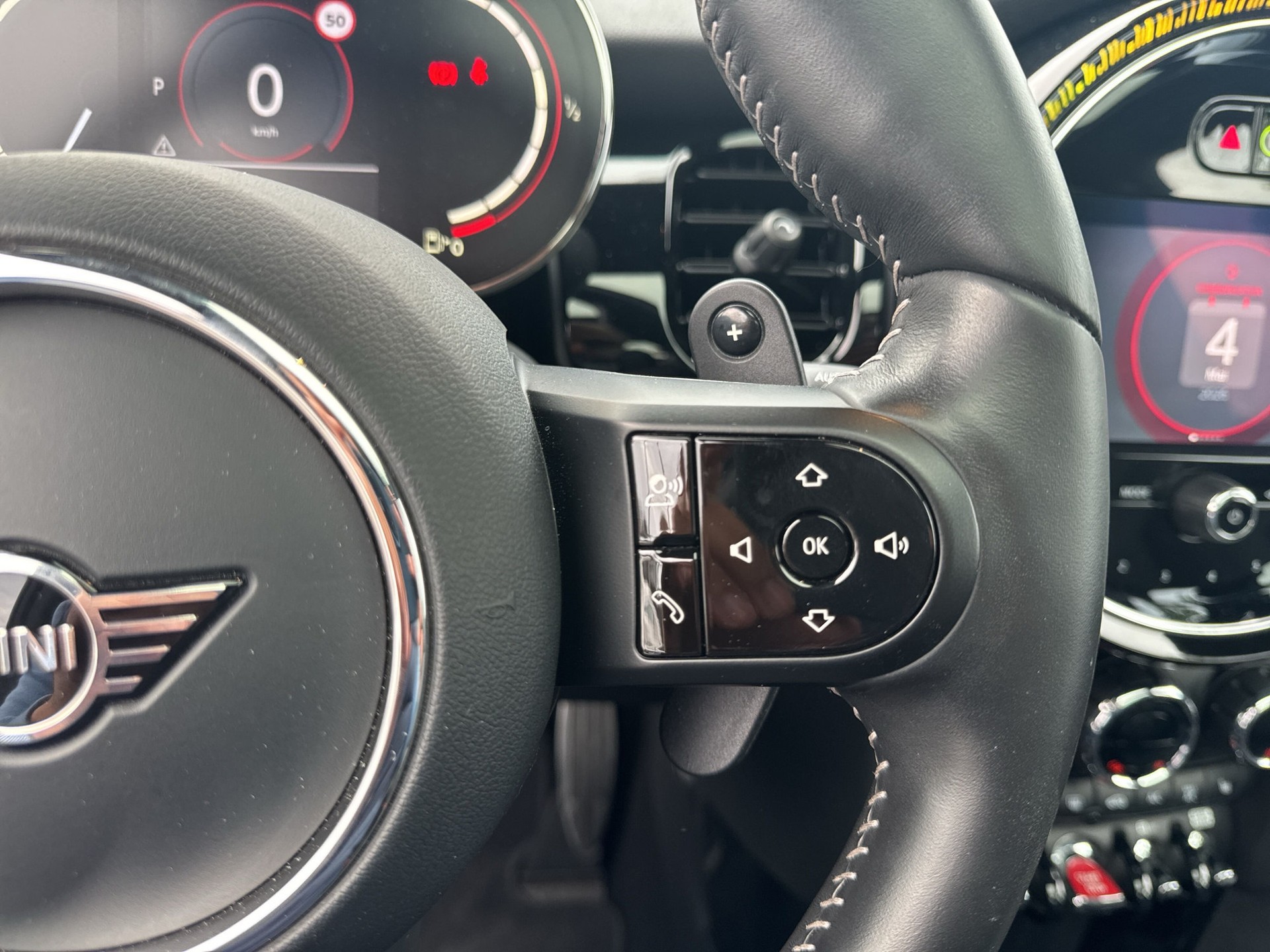 MINI Cooper John Cooper Works Steptronic-image-15