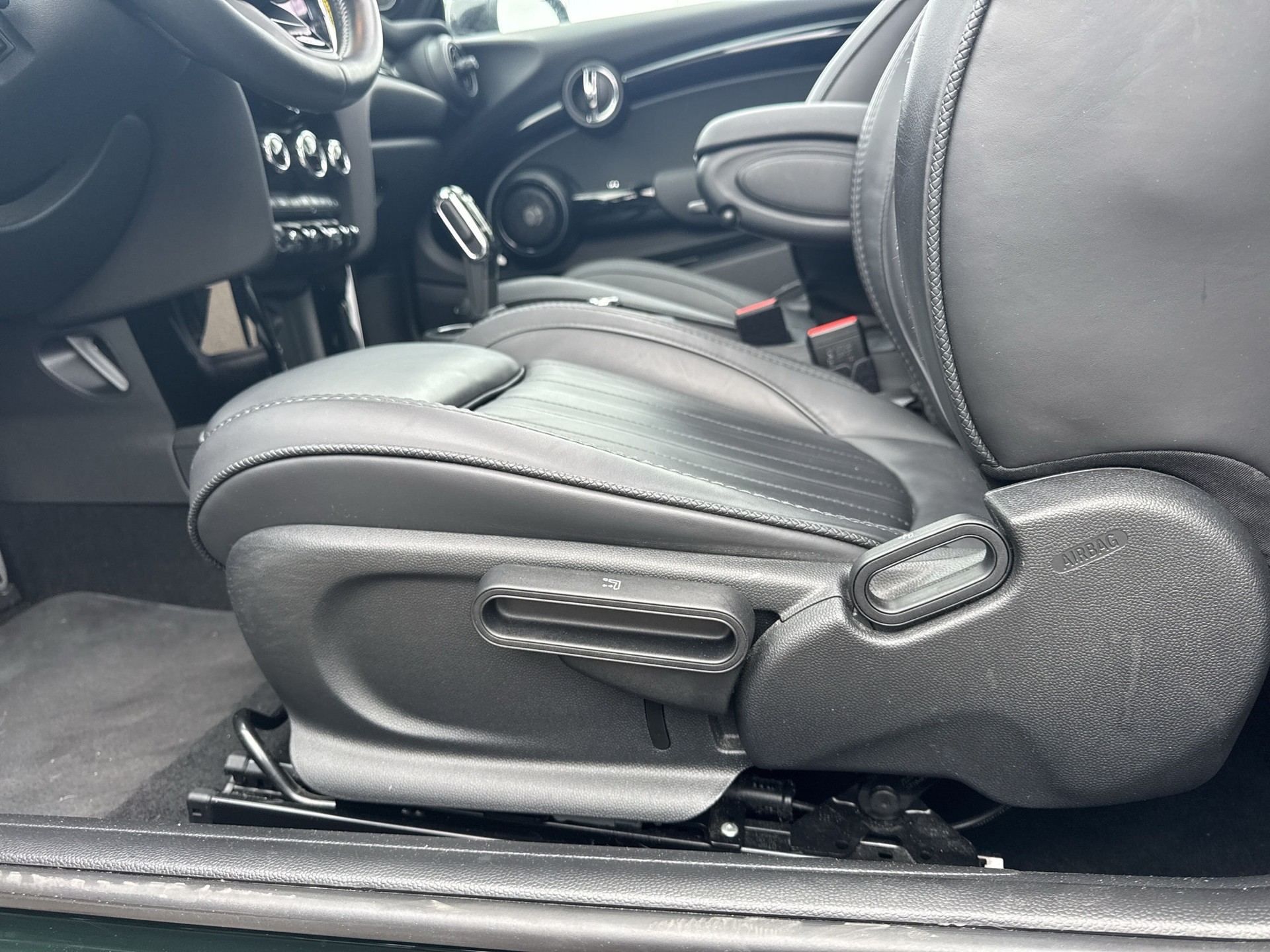 MINI Cooper John Cooper Works Steptronic-image-18