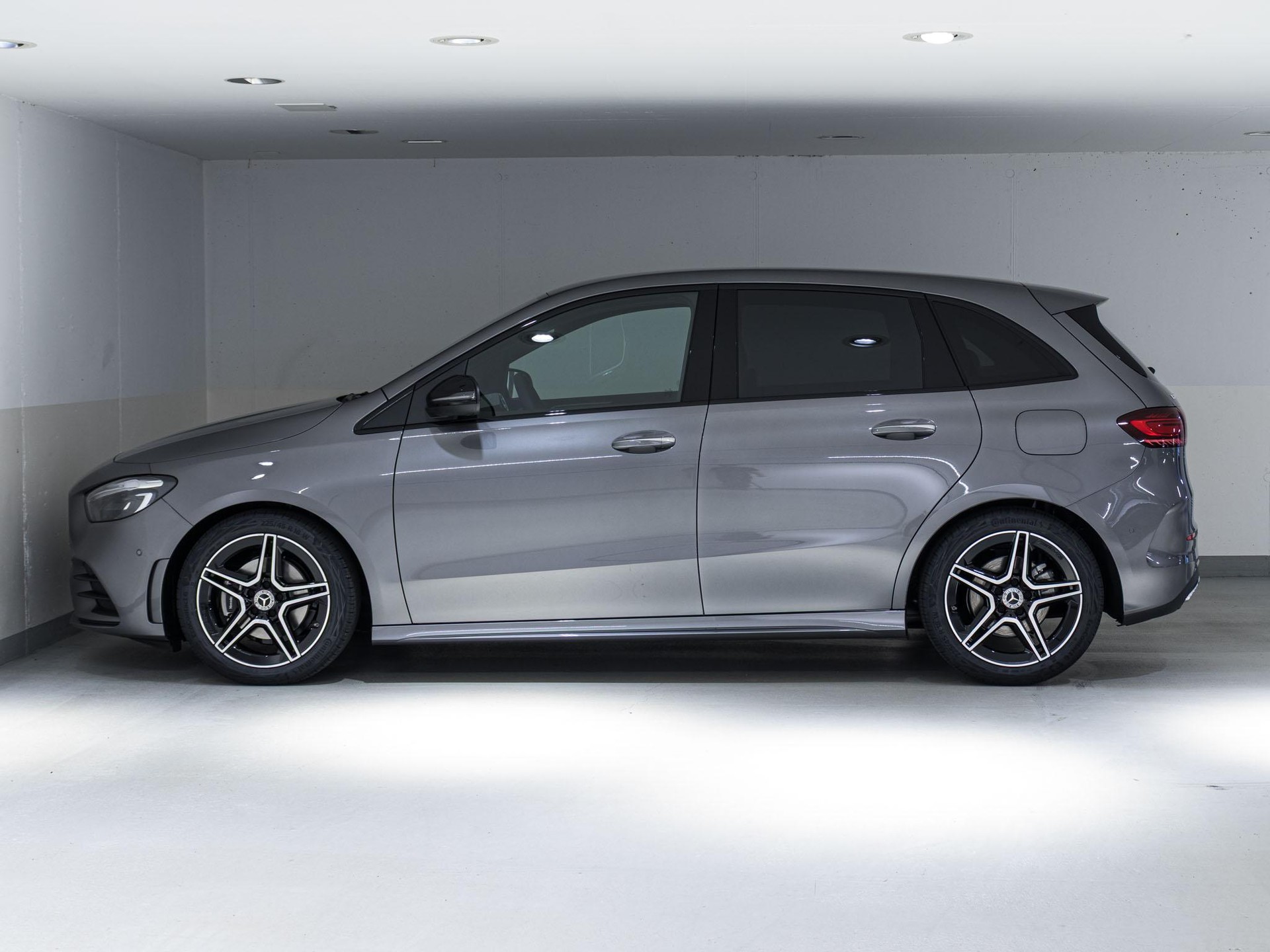 MERCEDES-BENZ B 200-image-4