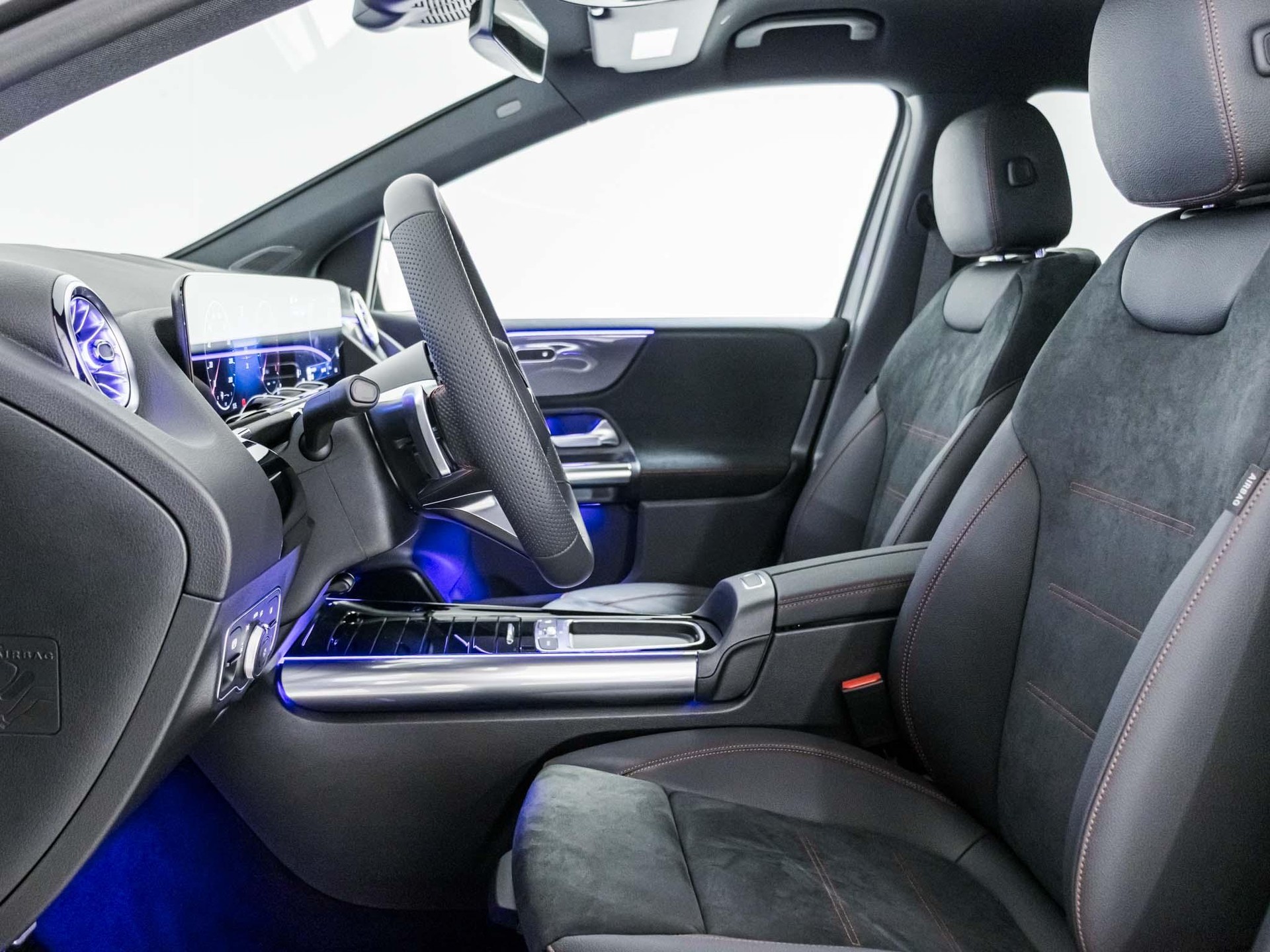 MERCEDES-BENZ B 200-image-6