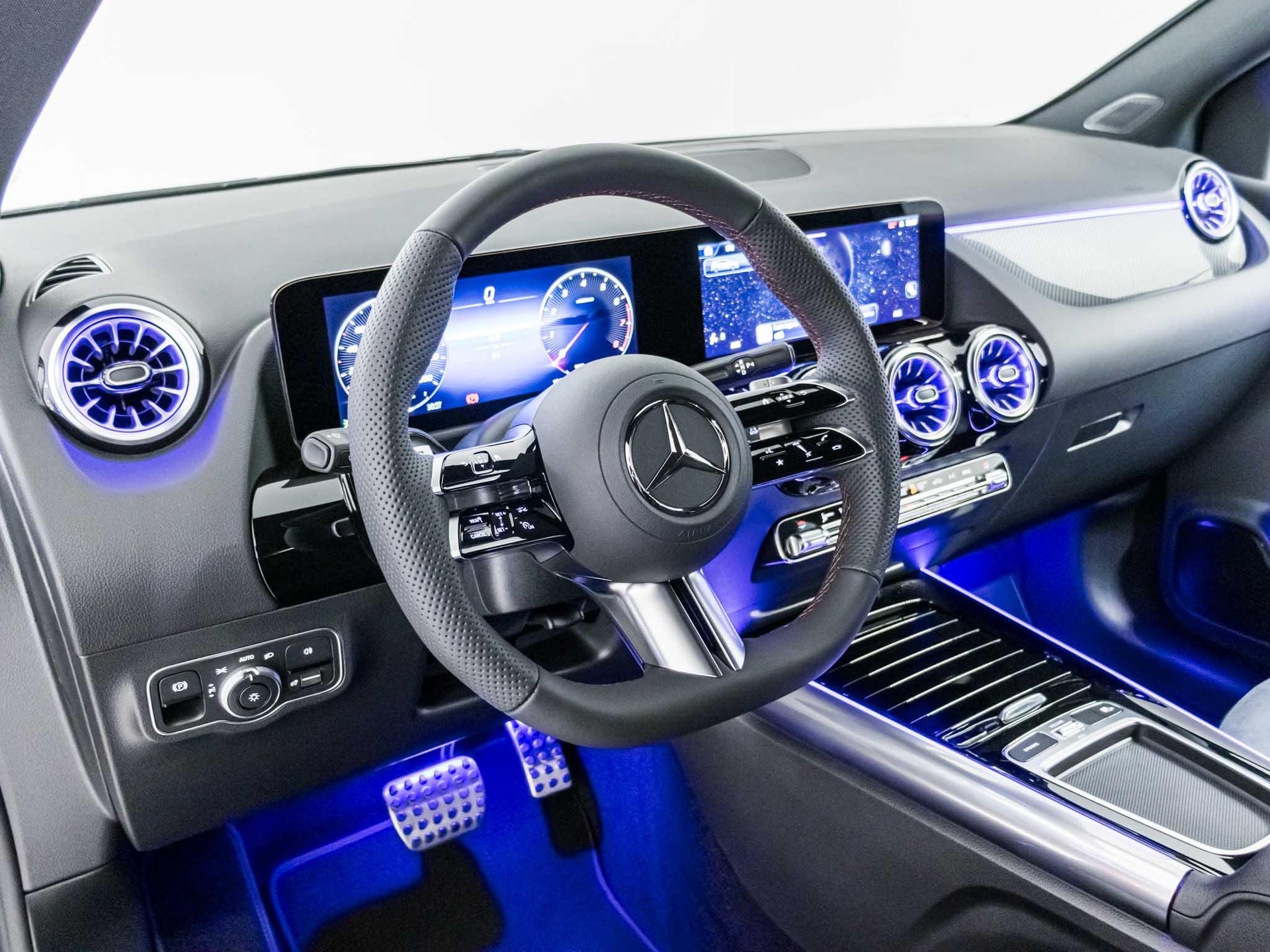 MERCEDES-BENZ B 200-image-8