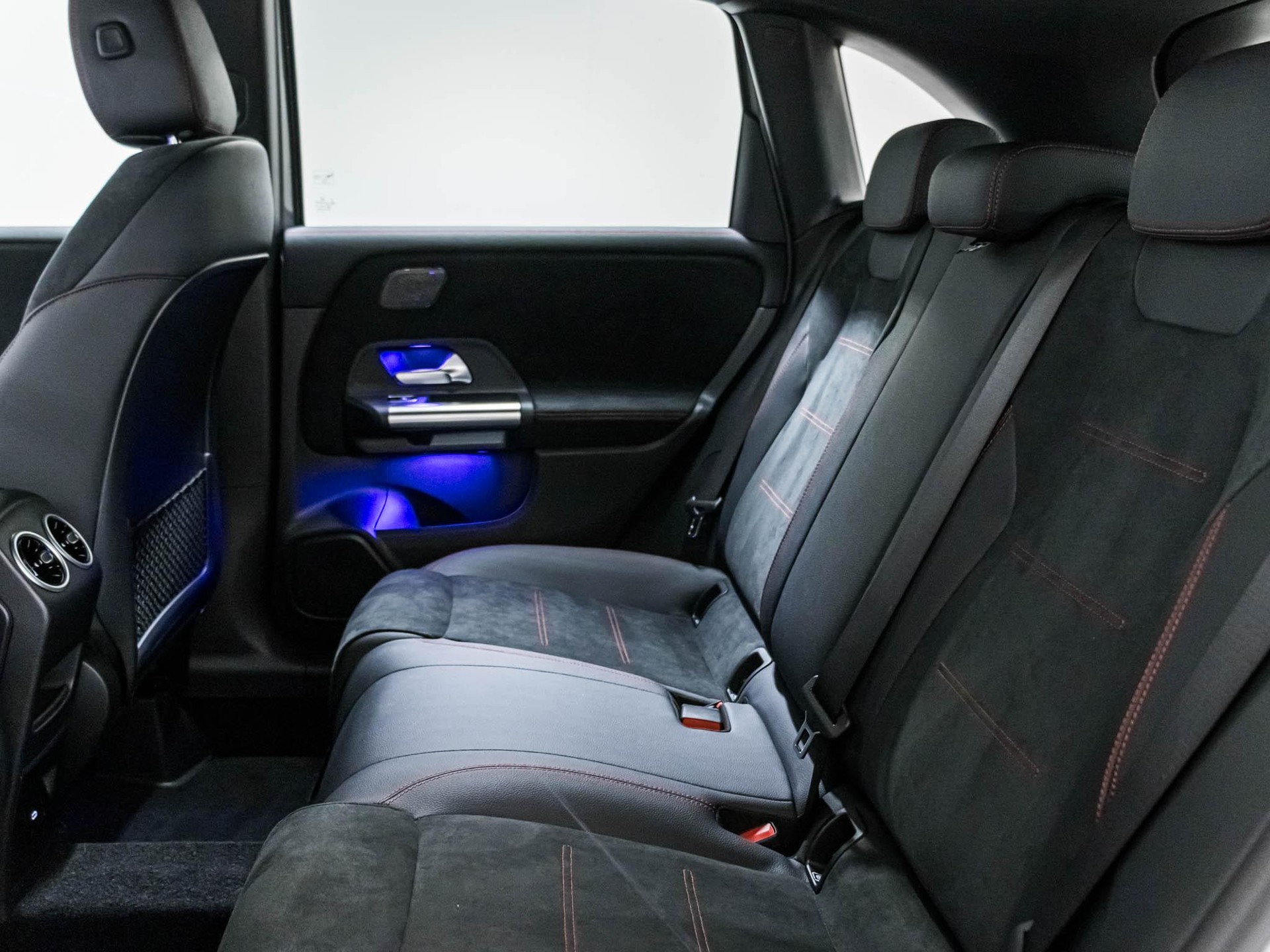 MERCEDES-BENZ B 200-image-7