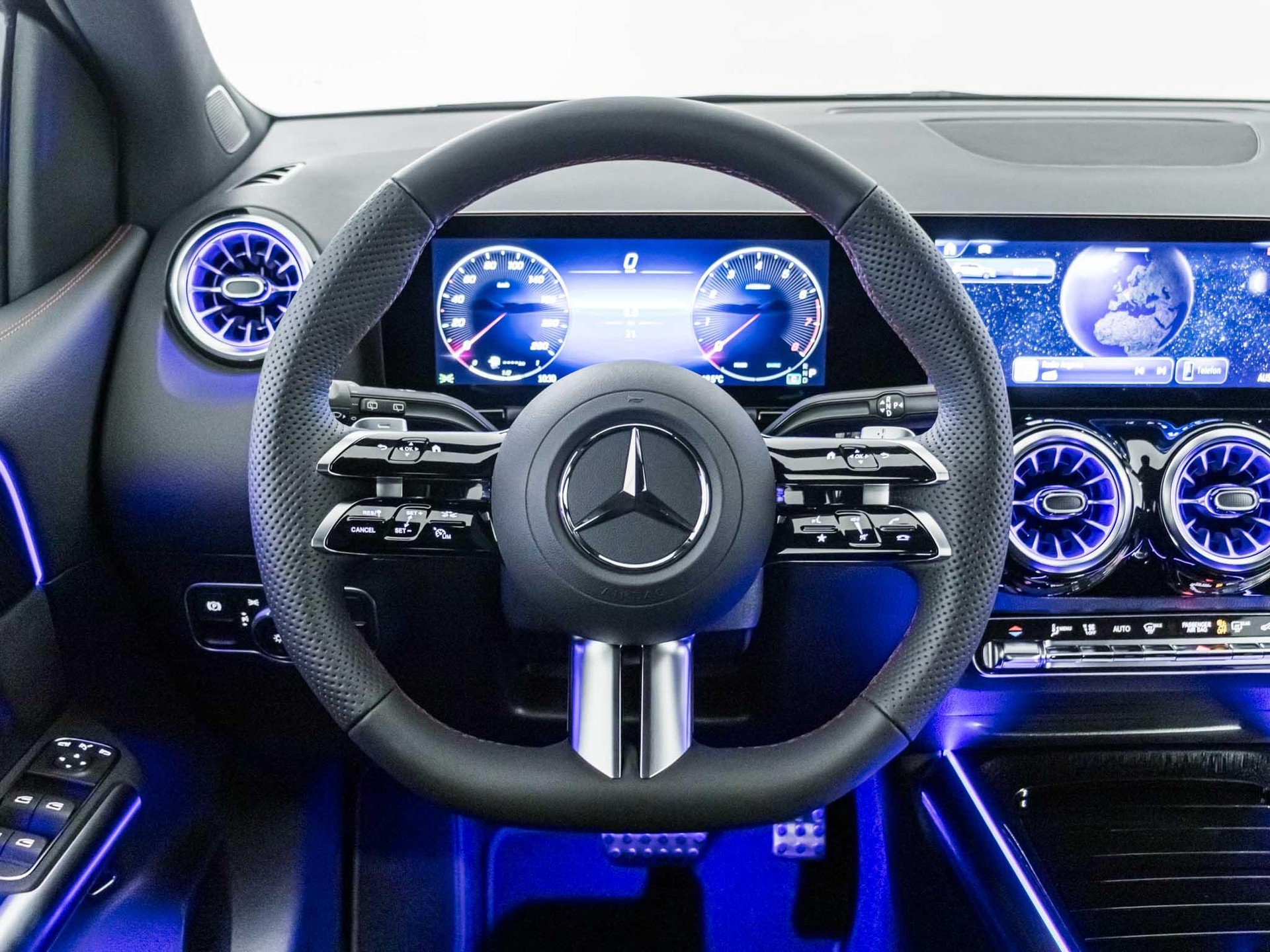 MERCEDES-BENZ B 200-image-10