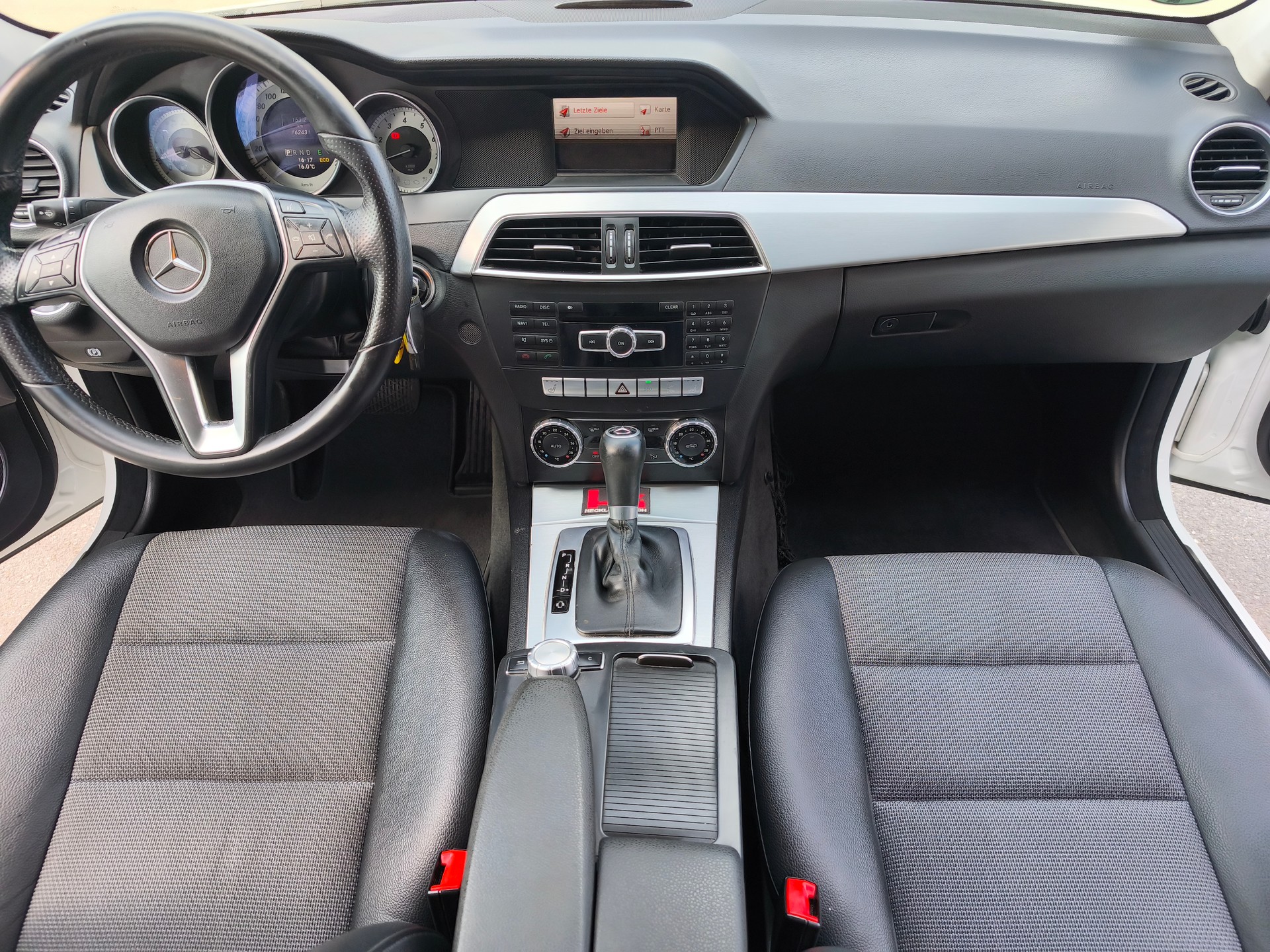 MERCEDES-BENZ C 180 Elégance 7G-Tronic-image-8