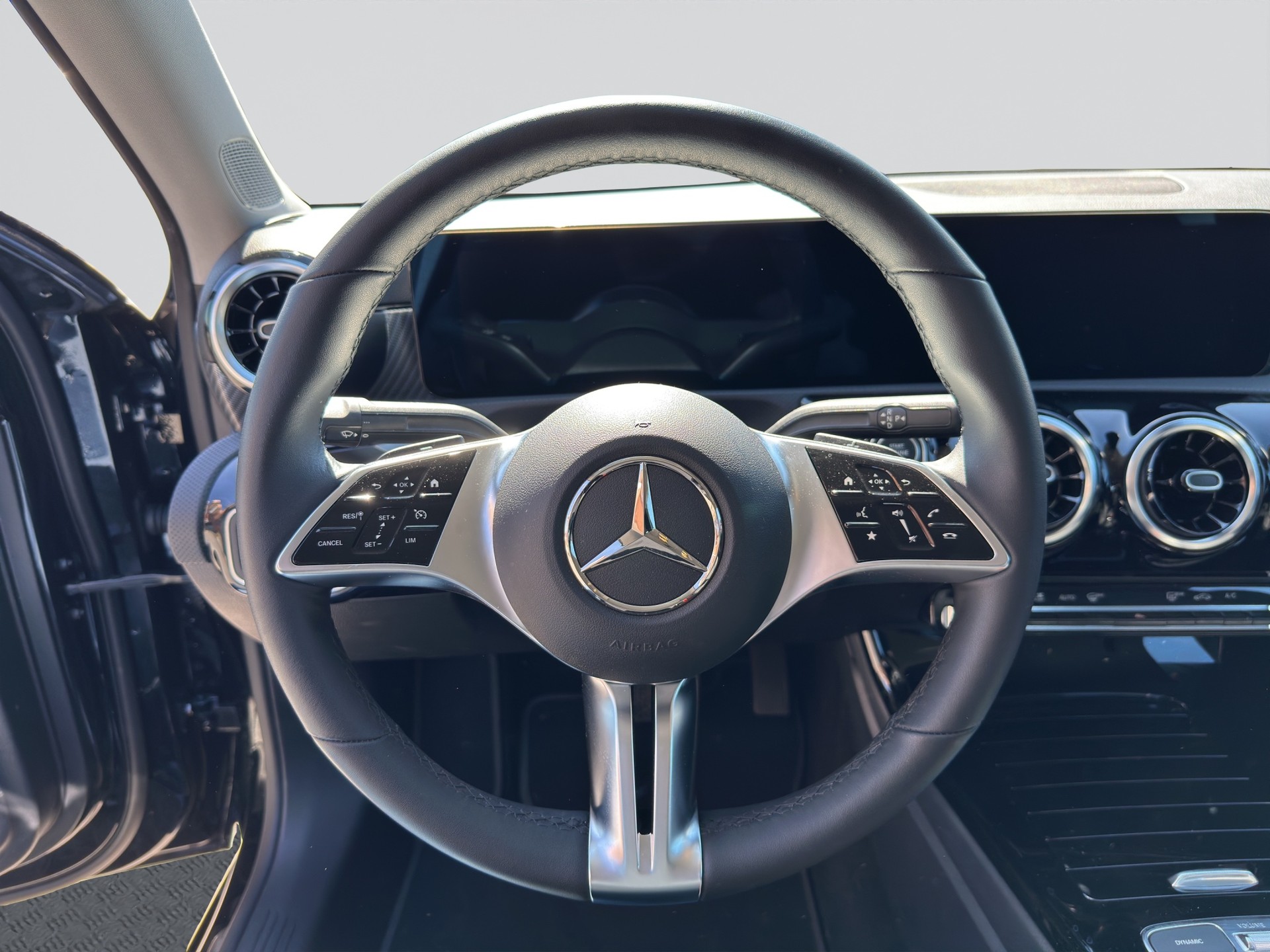 MERCEDES-BENZ A 180 d 8G-DCT Progressive-image-9