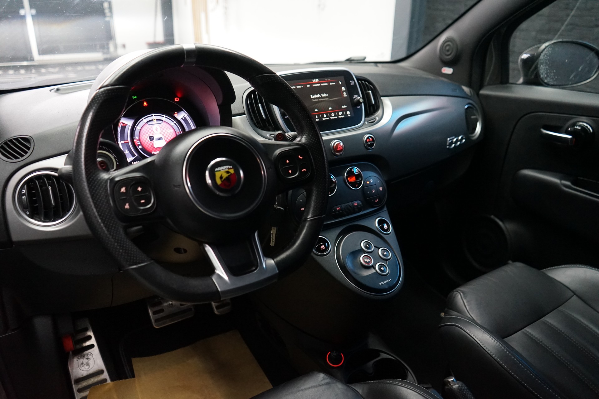 FIAT 595C 1.4 16V Turbo Abarth Turismo Dualogic-image-5
