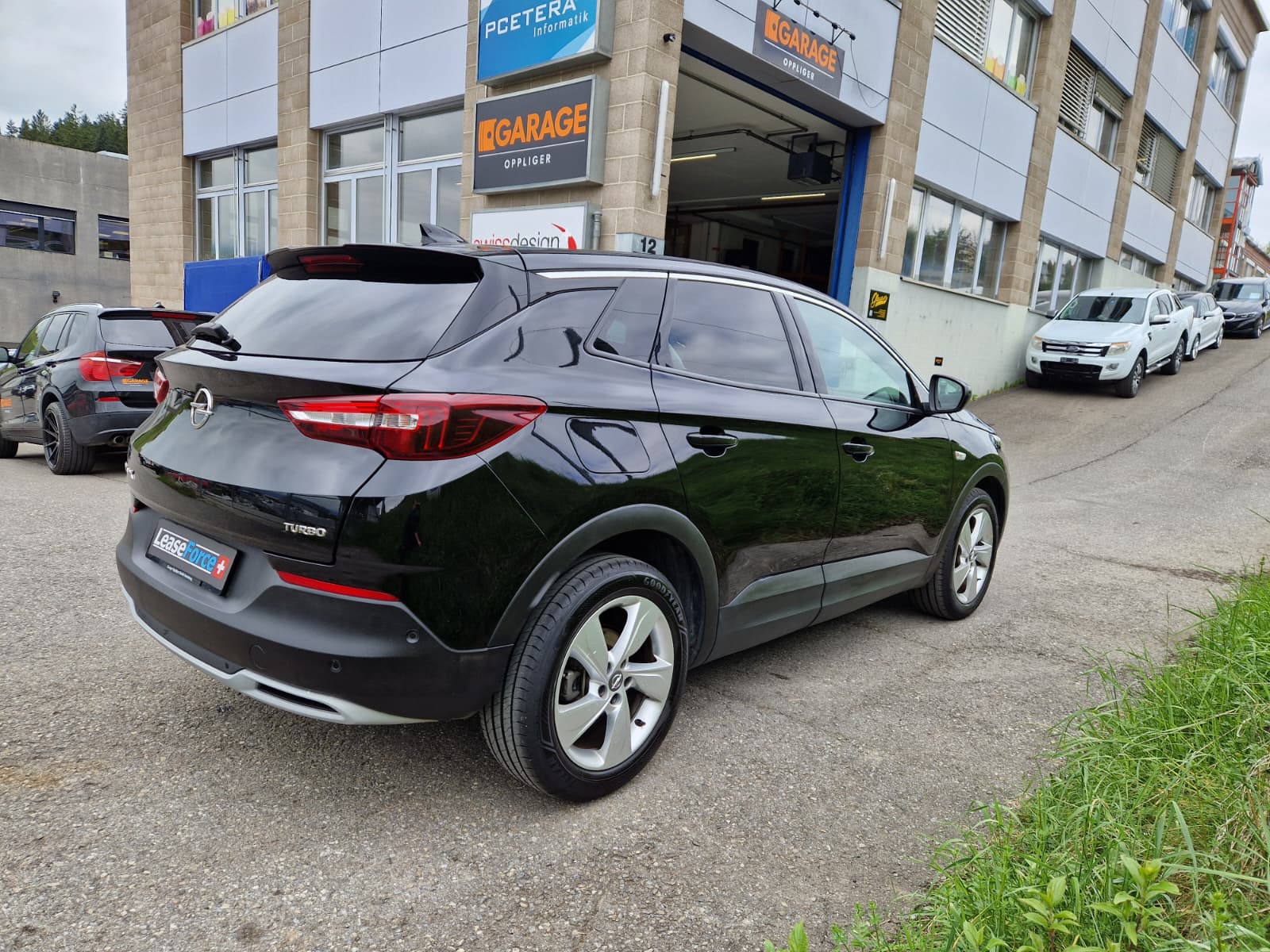 OPEL Grandland X 1.2i TP Ultimate Automatik-image-3