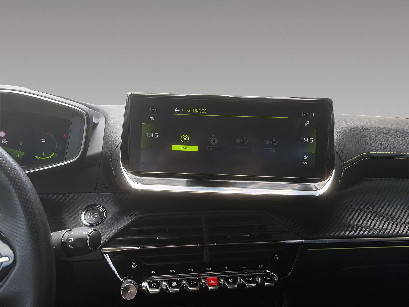 PEUGEOT 2008 1.2 PureTech 155 GT-image-12