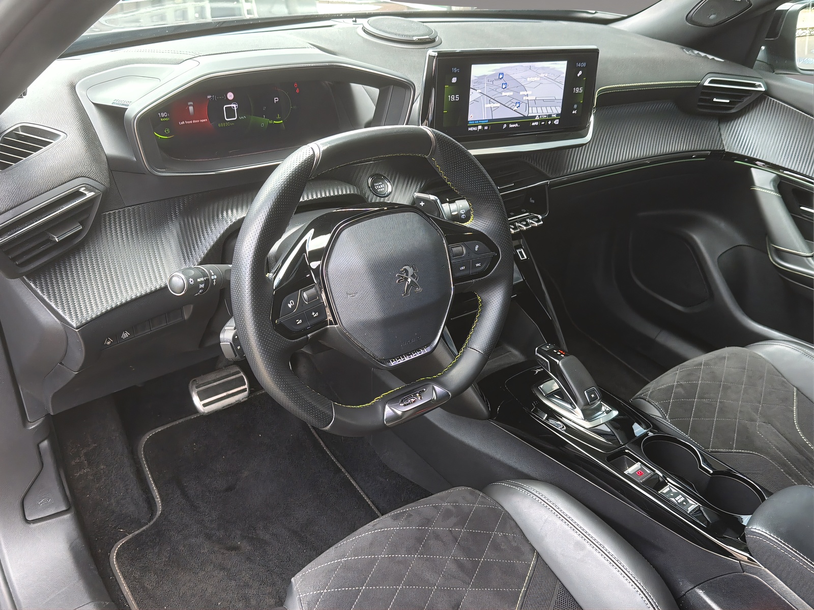 PEUGEOT 2008 1.2 PureTech 155 GT-image-7