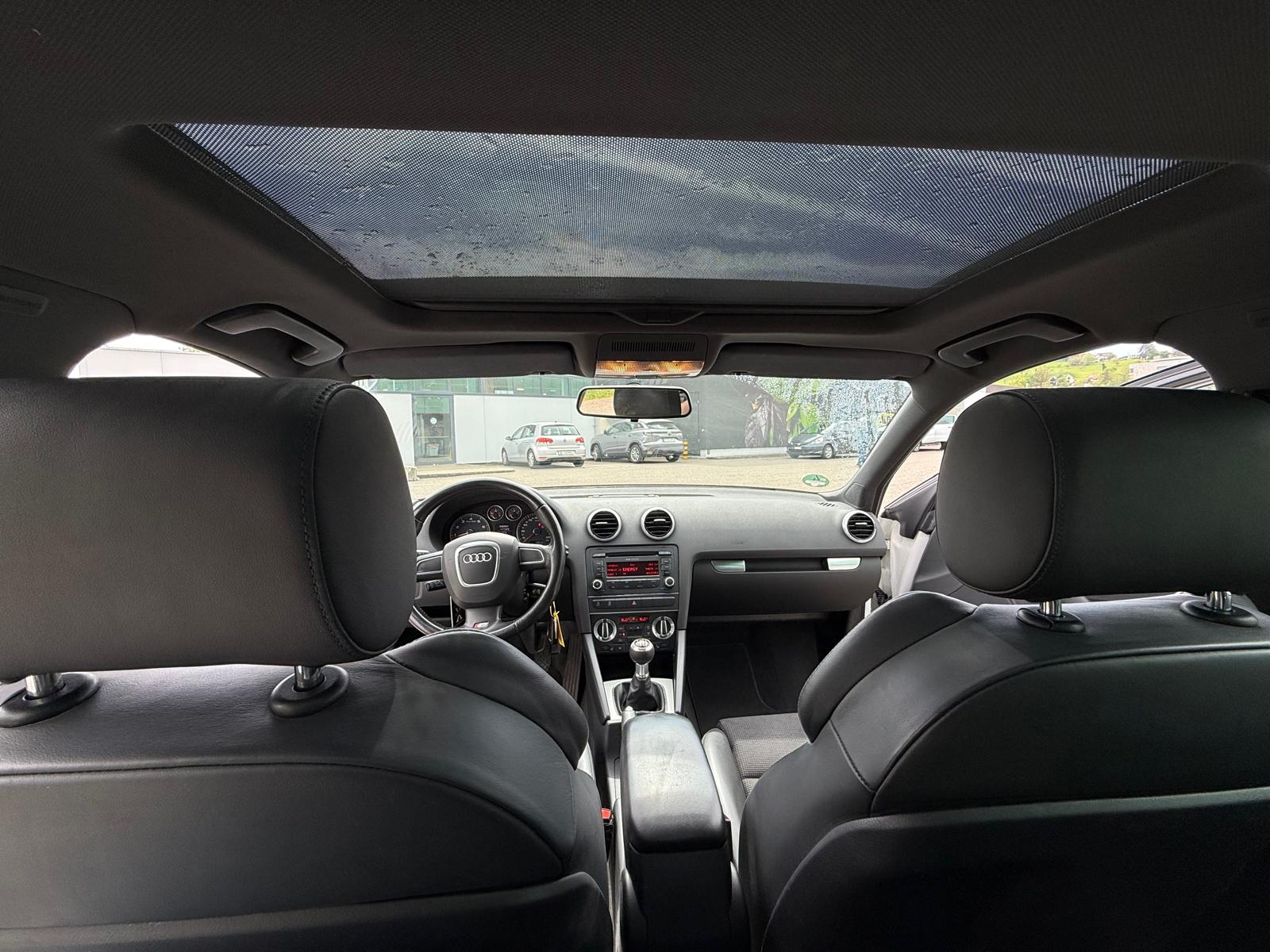 AUDI A3 Sportback 1.4 TFSI Attraction-image-5