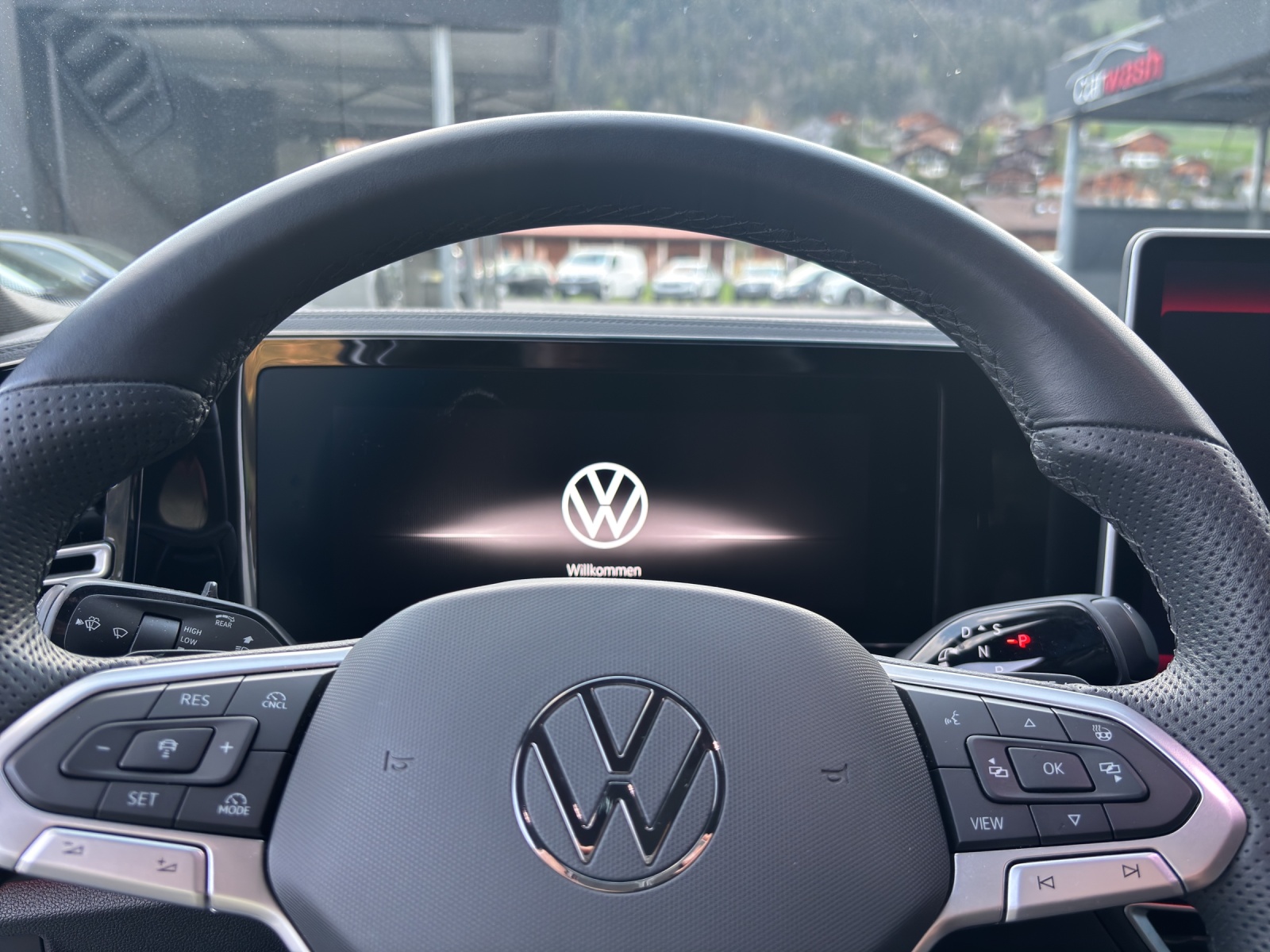 VW Tiguan 2.0 TDI SCR R-Line 4Motion DSG-image-5