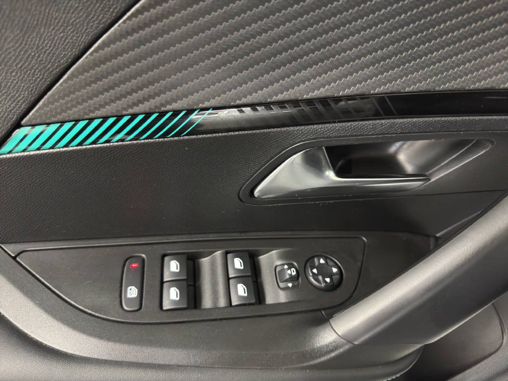 PEUGEOT 2008 e-Allure Pack-image-5