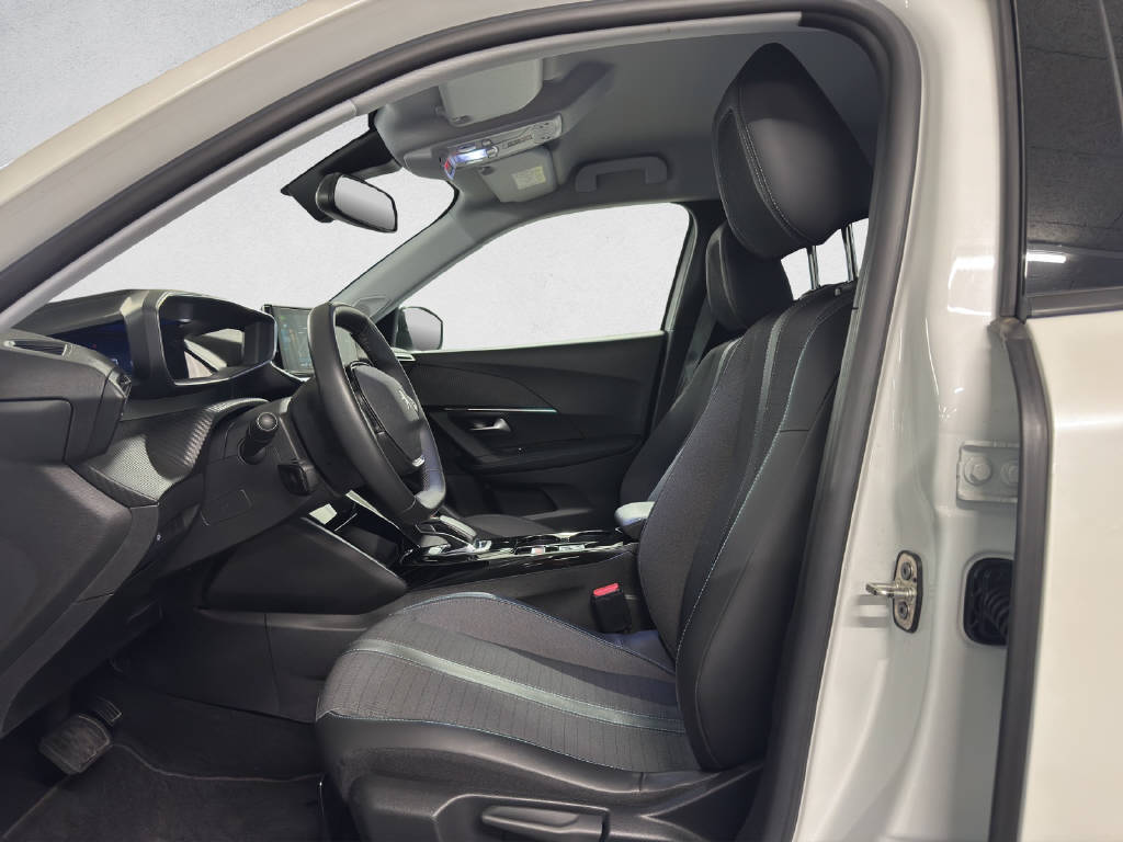 PEUGEOT 2008 e-Allure Pack-image-9