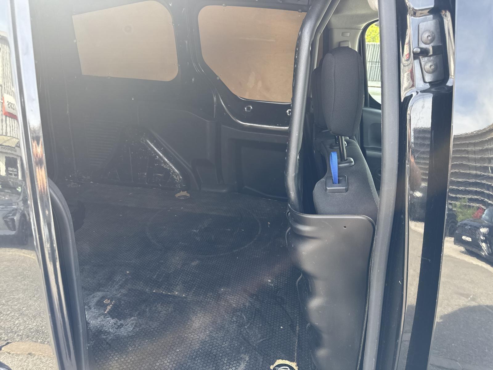 CITROEN Berlingo 1.6 VTi 98 Attraction-image-12