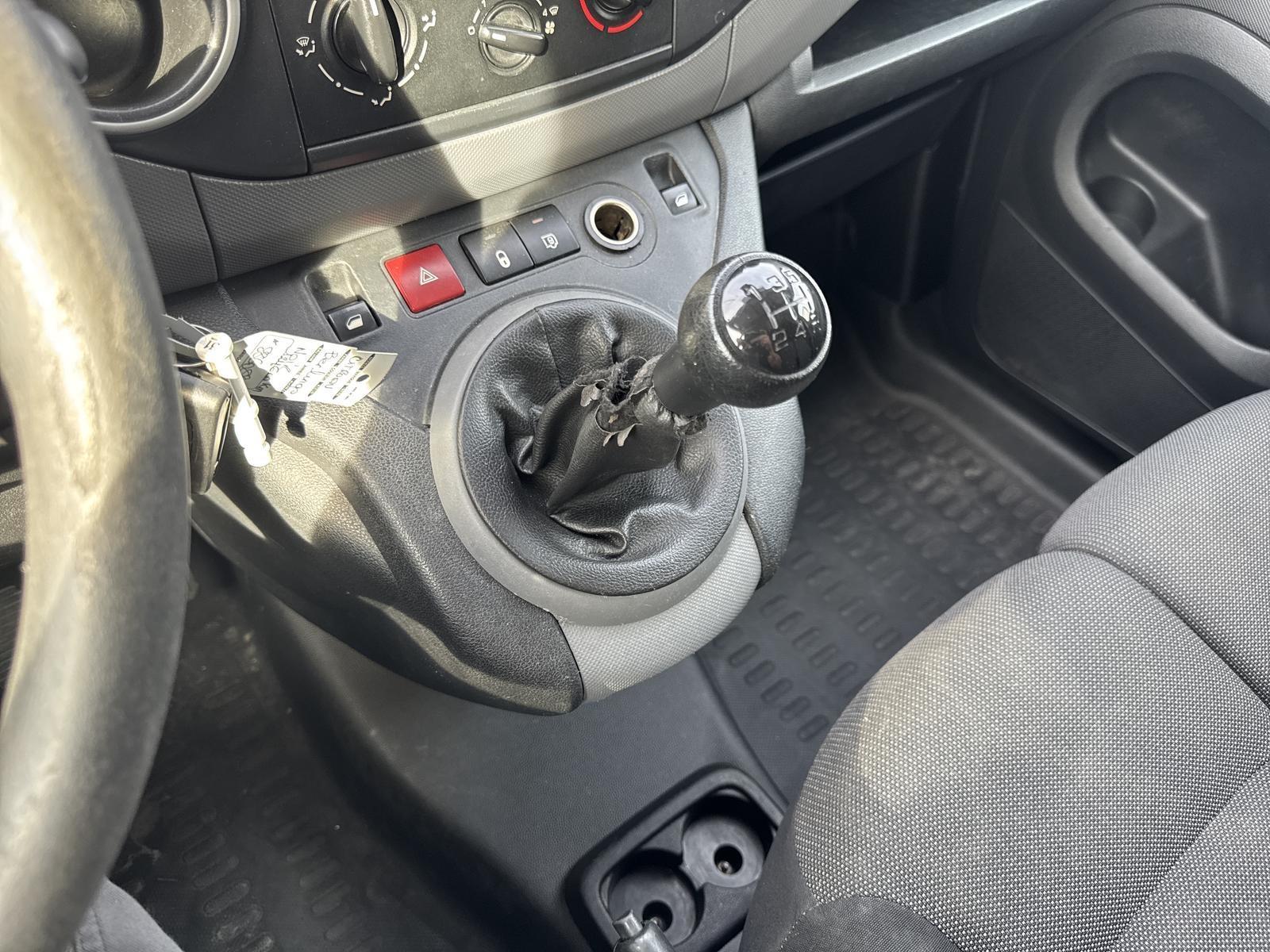 CITROEN Berlingo 1.6 VTi 98 Attraction-image-10