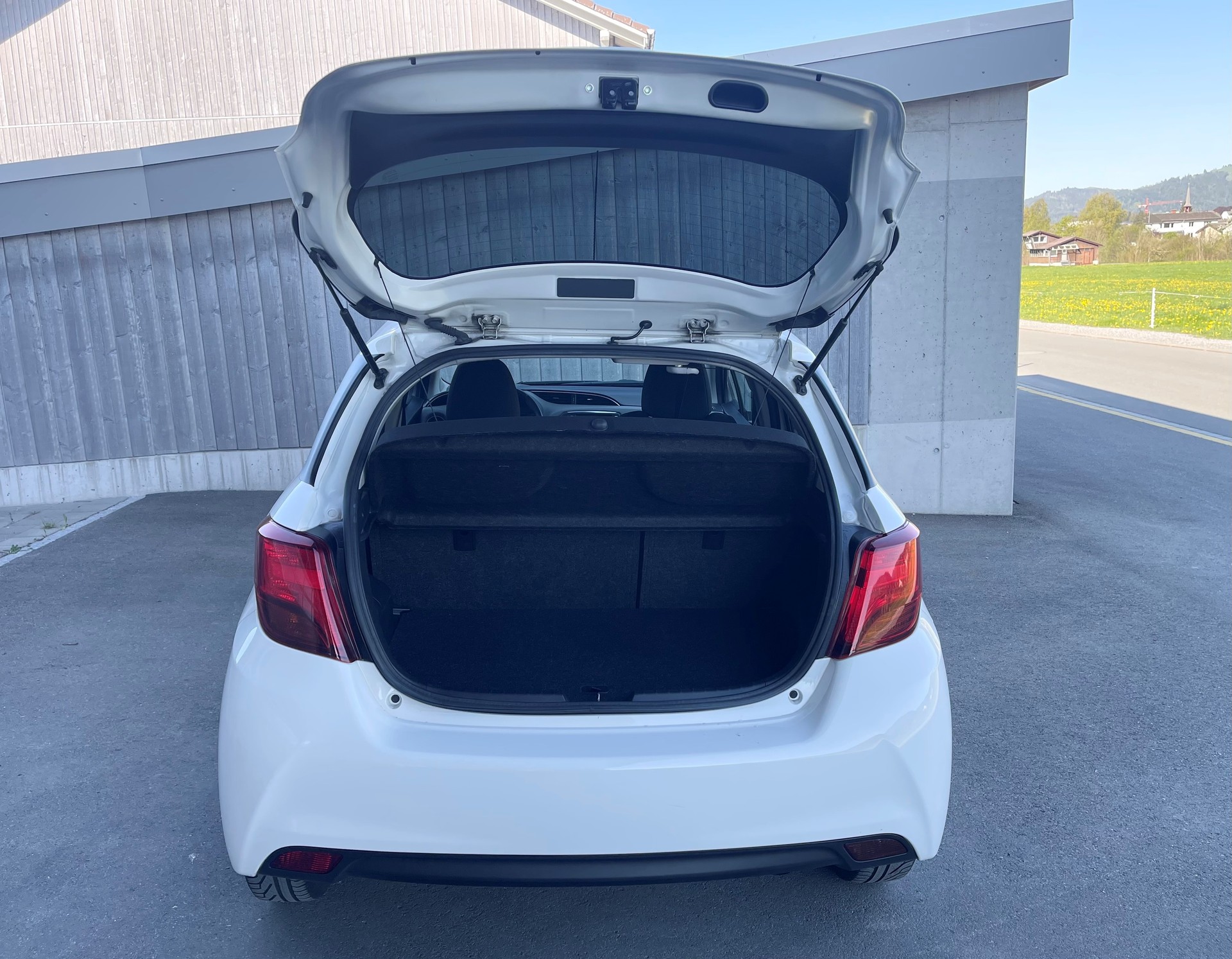 TOYOTA Yaris 1.33 Trend-image-4