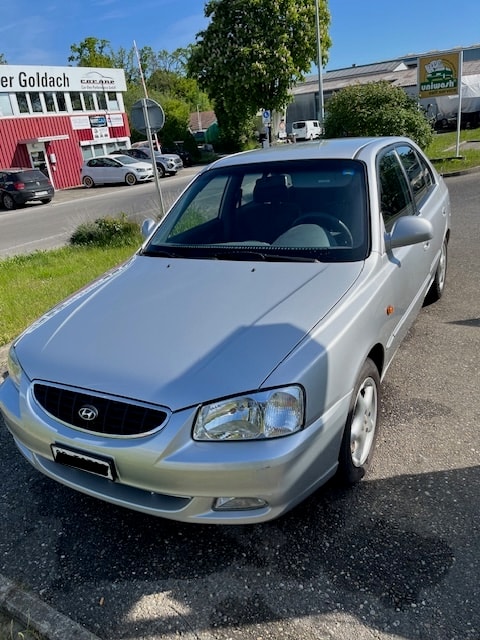 HYUNDAI 1.5 GLS