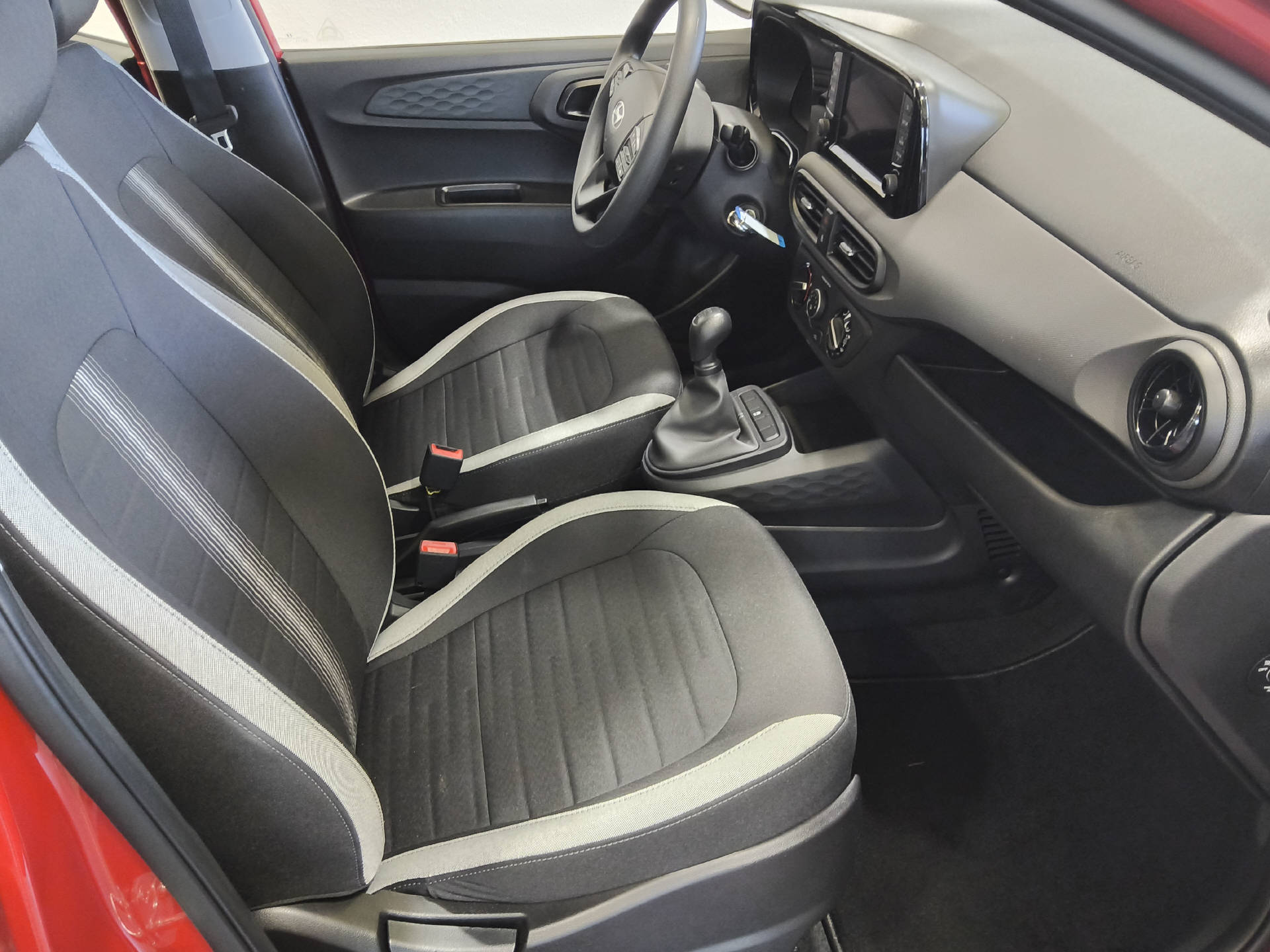 HYUNDAI i10 1.0 Pica-image-12