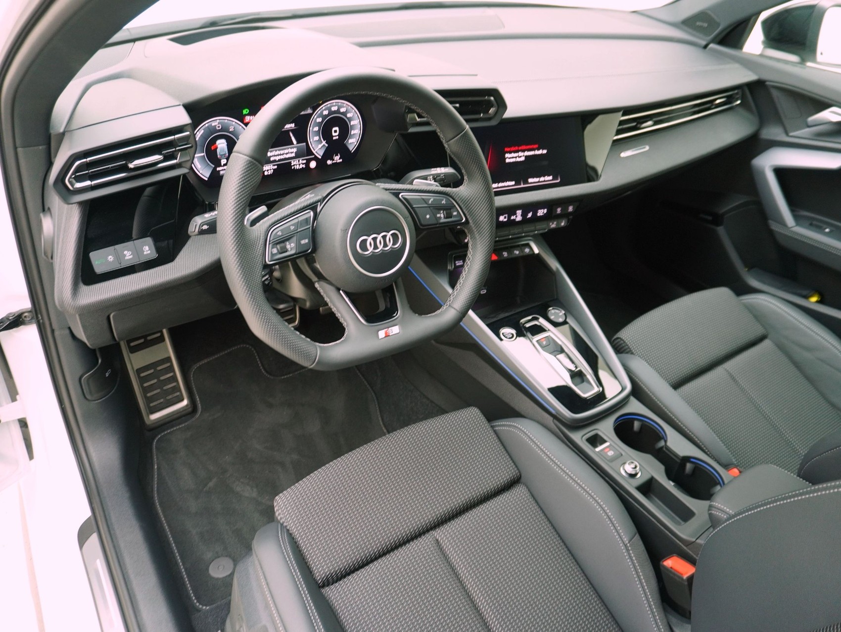 AUDI A3 Sportback 40 TFSI e S line S-Tronic **Audi Werksgarantie bis 05/2030**-image-10