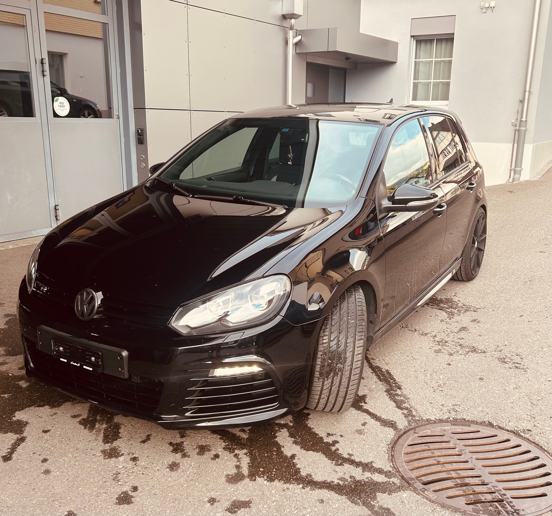 VW 2.0 TSI R DSG 4motion-image-1