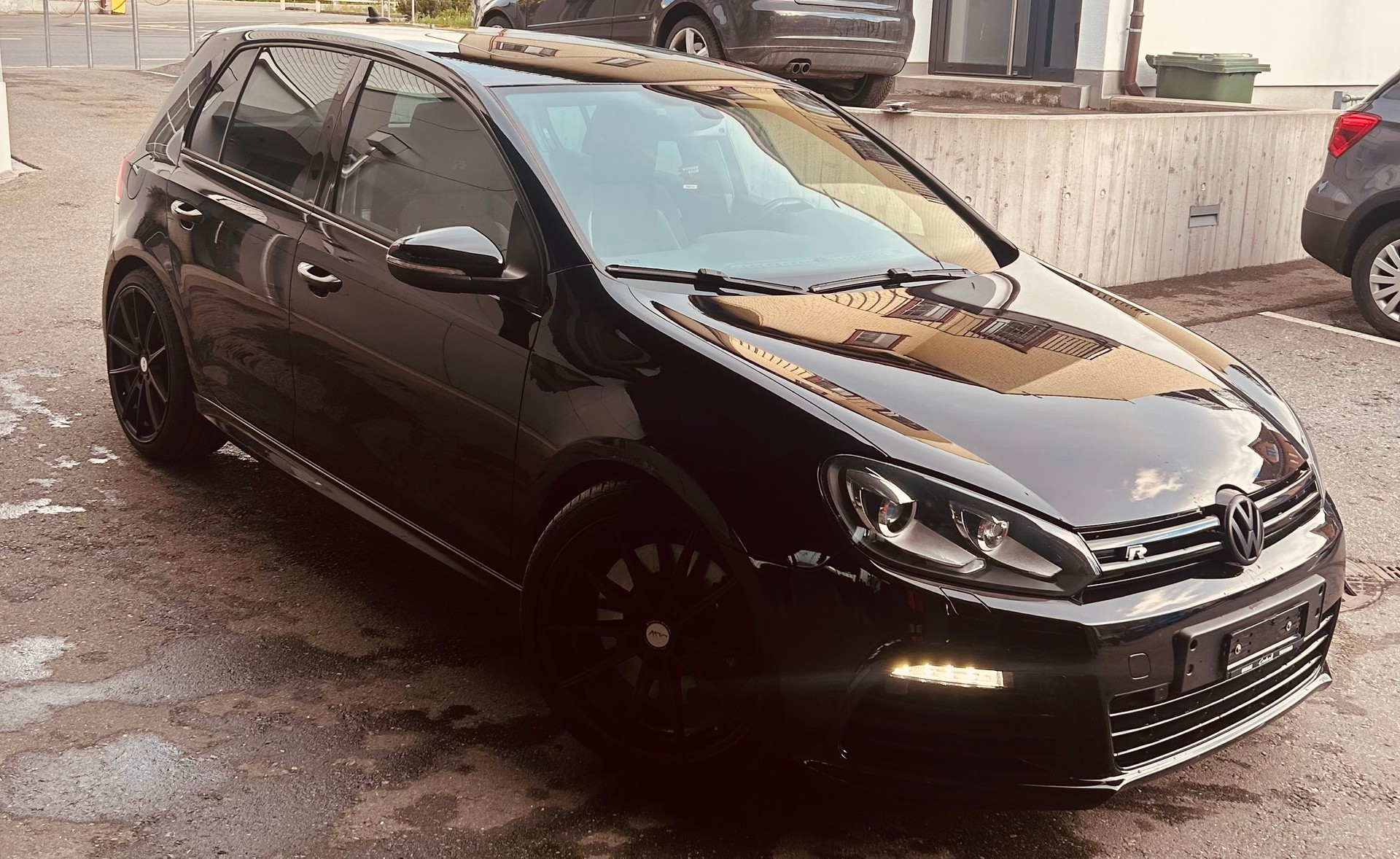 VW 2.0 TSI R DSG 4motion-image-0