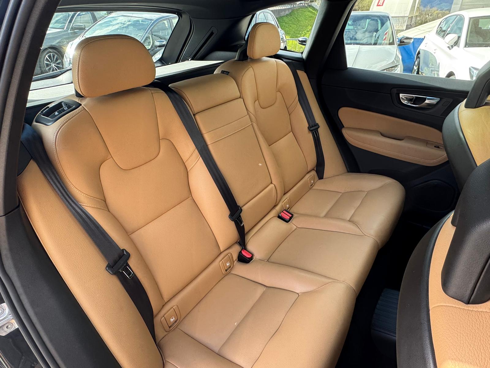 VOLVO XC60 T8 eAWD Inscription Geartronic-image-19