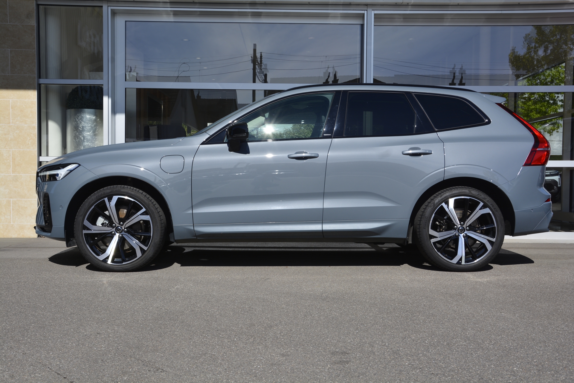 VOLVO XC60 2.0 T8 TE XCENTRIC eAWD *Anhängerkupplung*-image-2