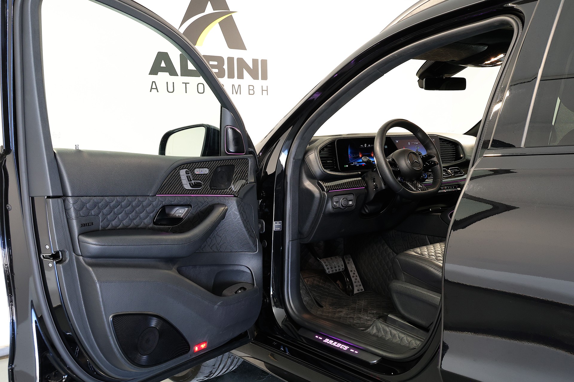 MERCEDES-BENZ BRABUS GLS 900 Superblack-image-9