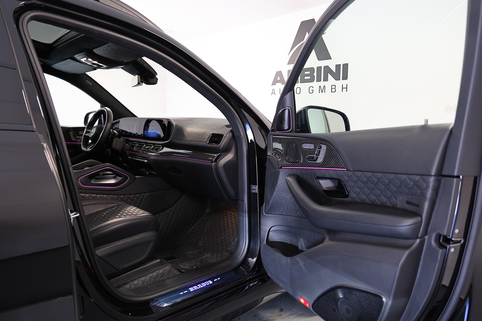 MERCEDES-BENZ BRABUS GLS 900 Superblack-image-16