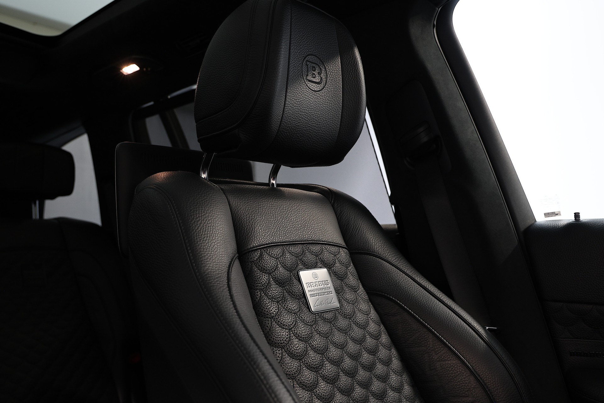 MERCEDES-BENZ BRABUS GLS 900 Superblack-image-18