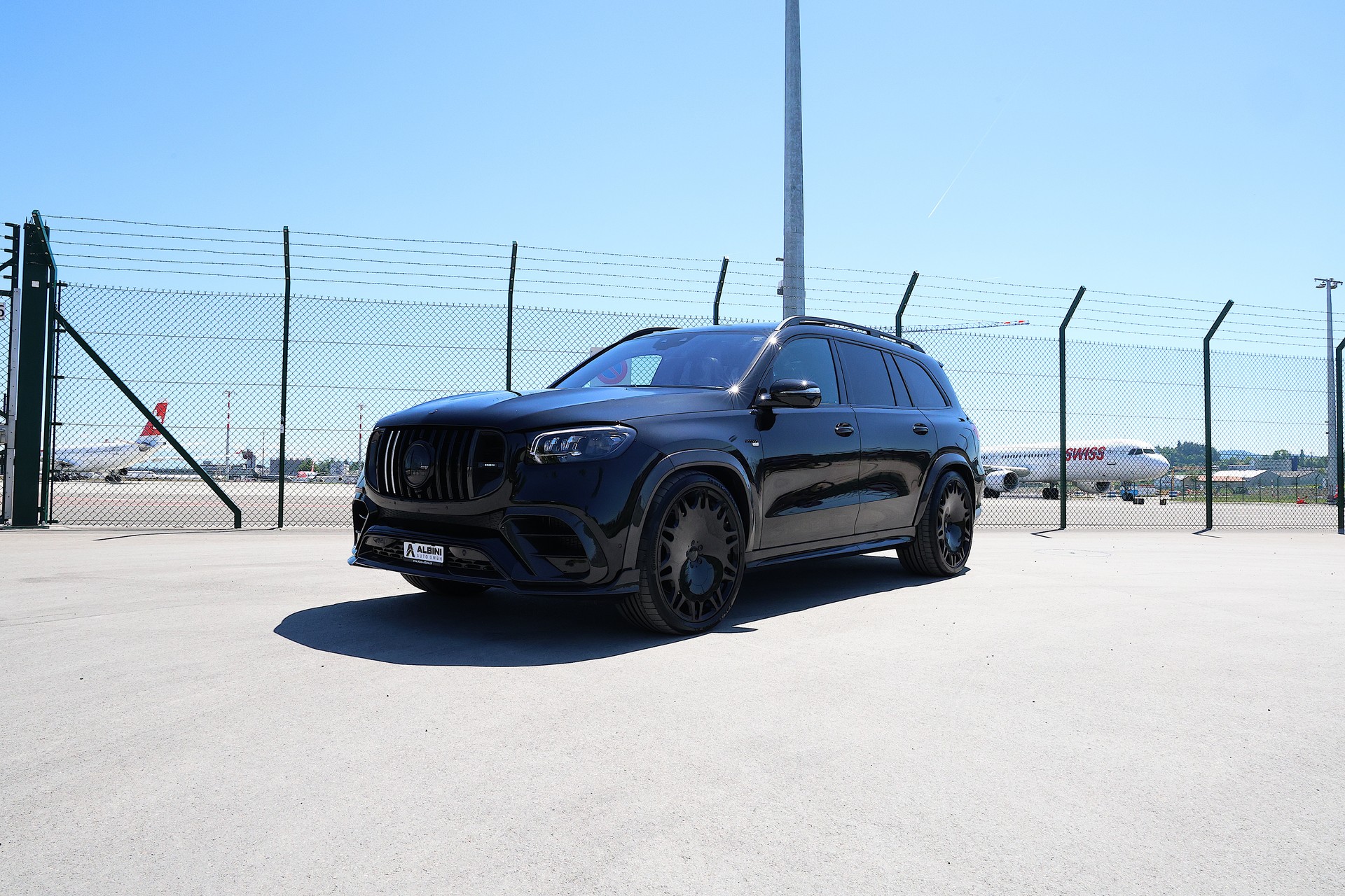 MERCEDES-BENZ BRABUS GLS 900 Superblack-image-2