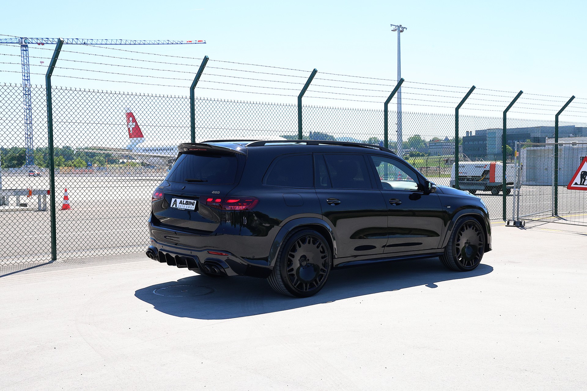 MERCEDES-BENZ BRABUS GLS 900 Superblack-image-5