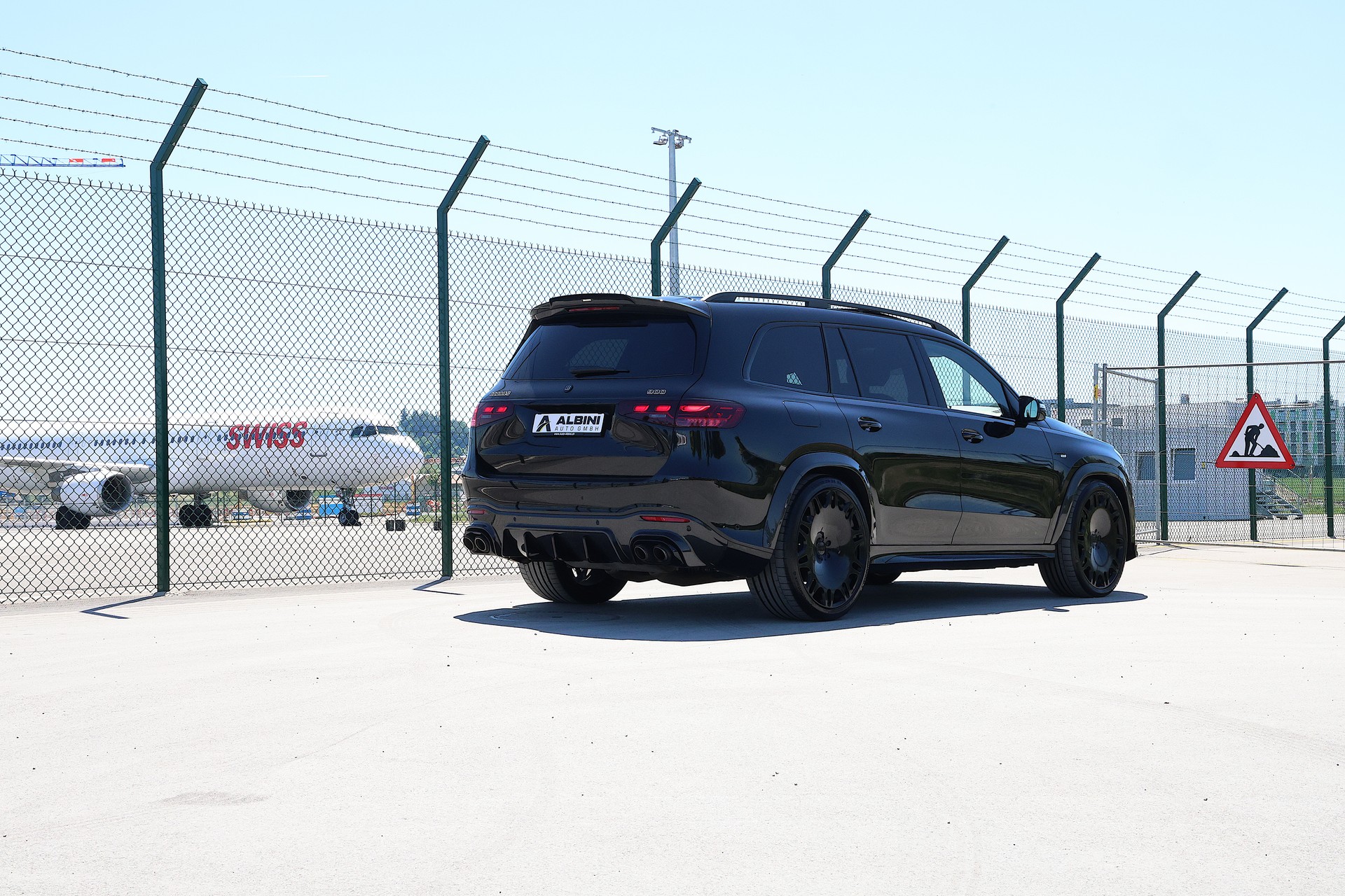 MERCEDES-BENZ BRABUS GLS 900 Superblack-image-4