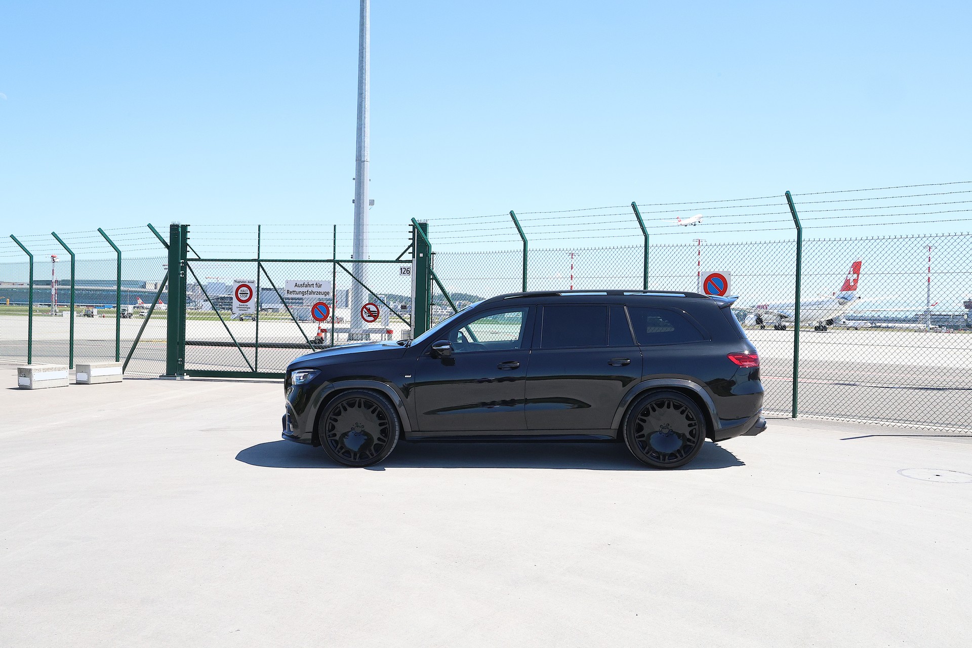 MERCEDES-BENZ BRABUS GLS 900 Superblack-image-6