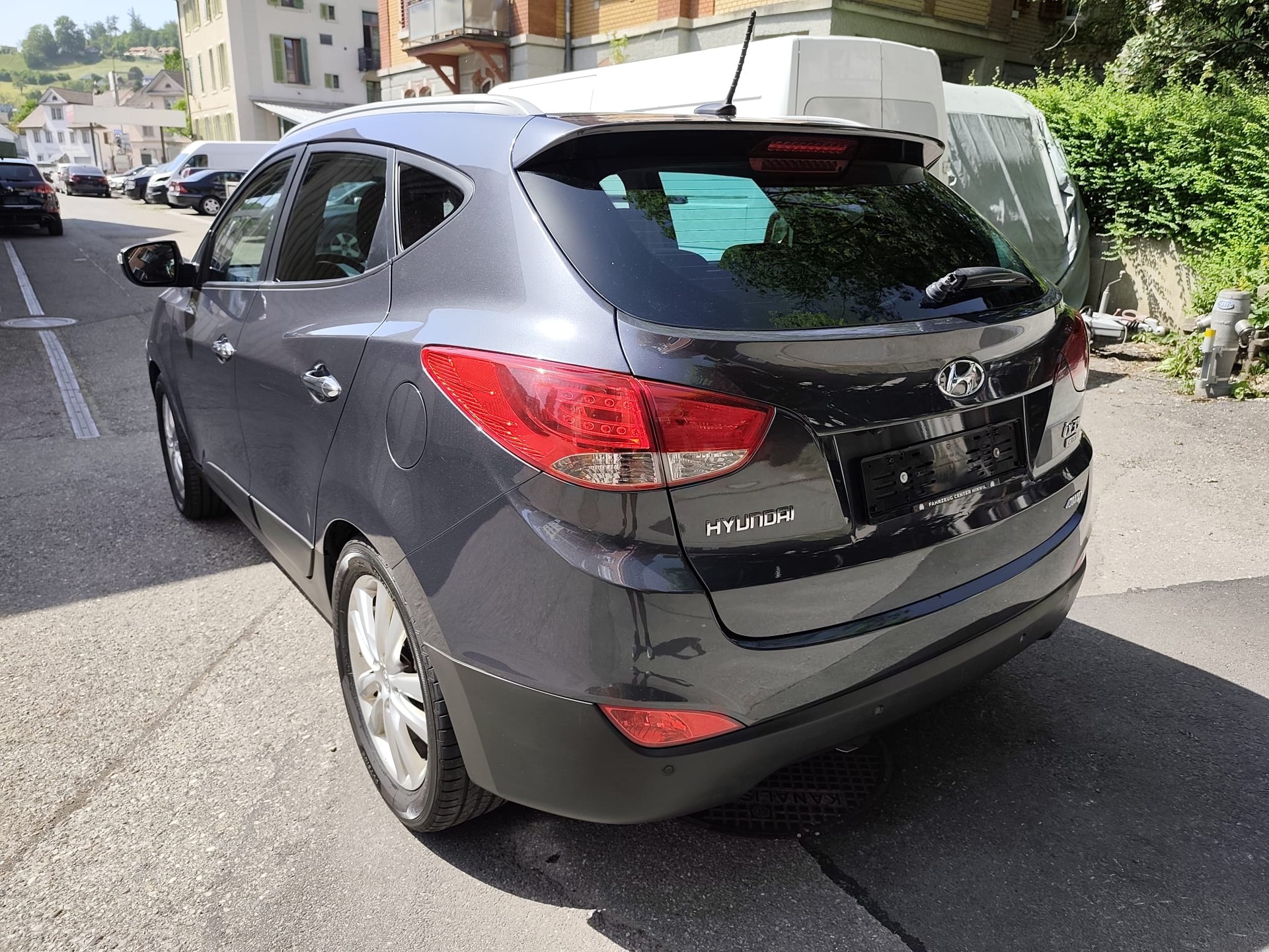 HYUNDAI iX 35 2.0 CRDi Premium 4WD Automatic-image-6
