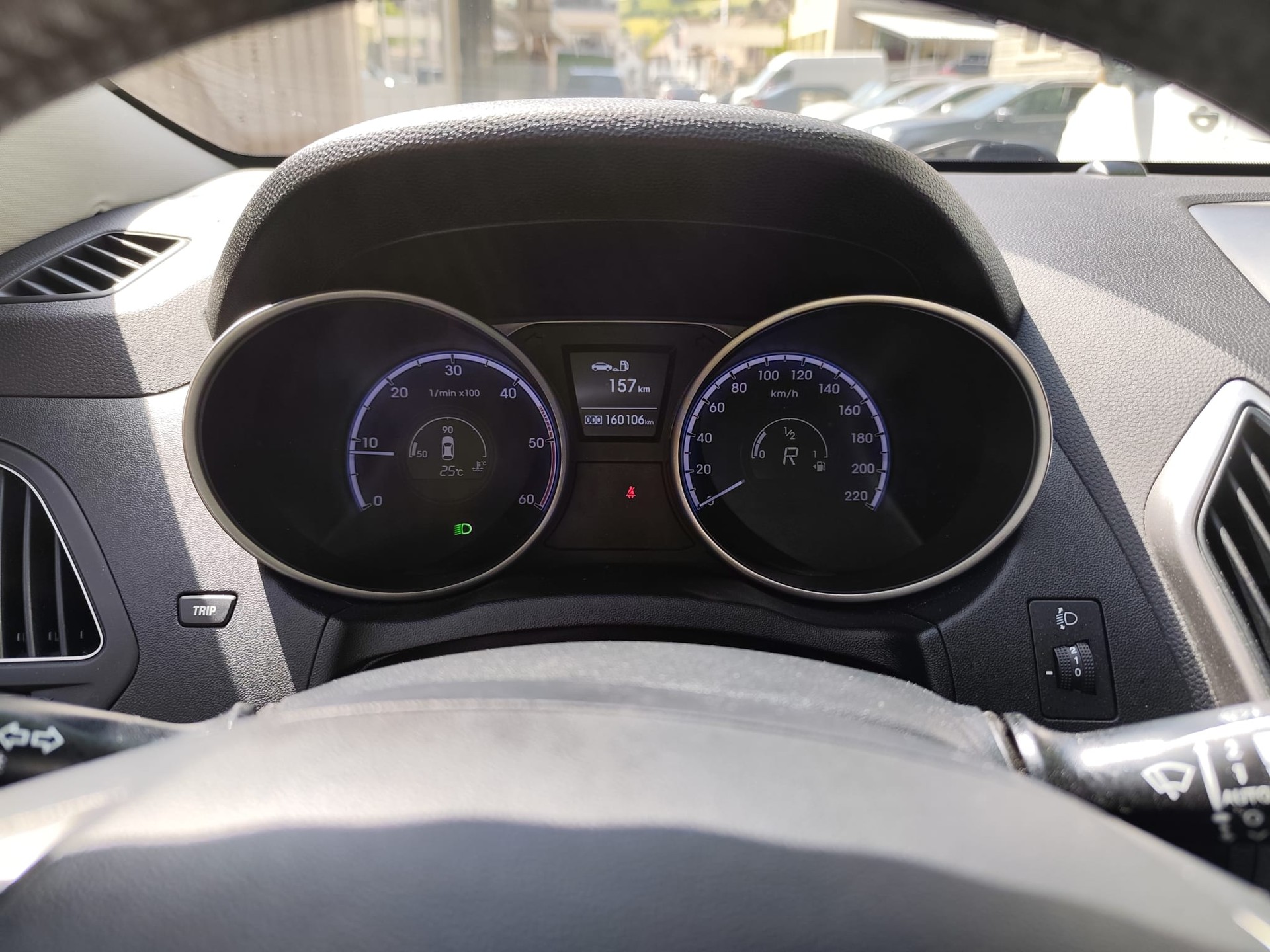 HYUNDAI iX 35 2.0 CRDi Premium 4WD Automatic-image-13