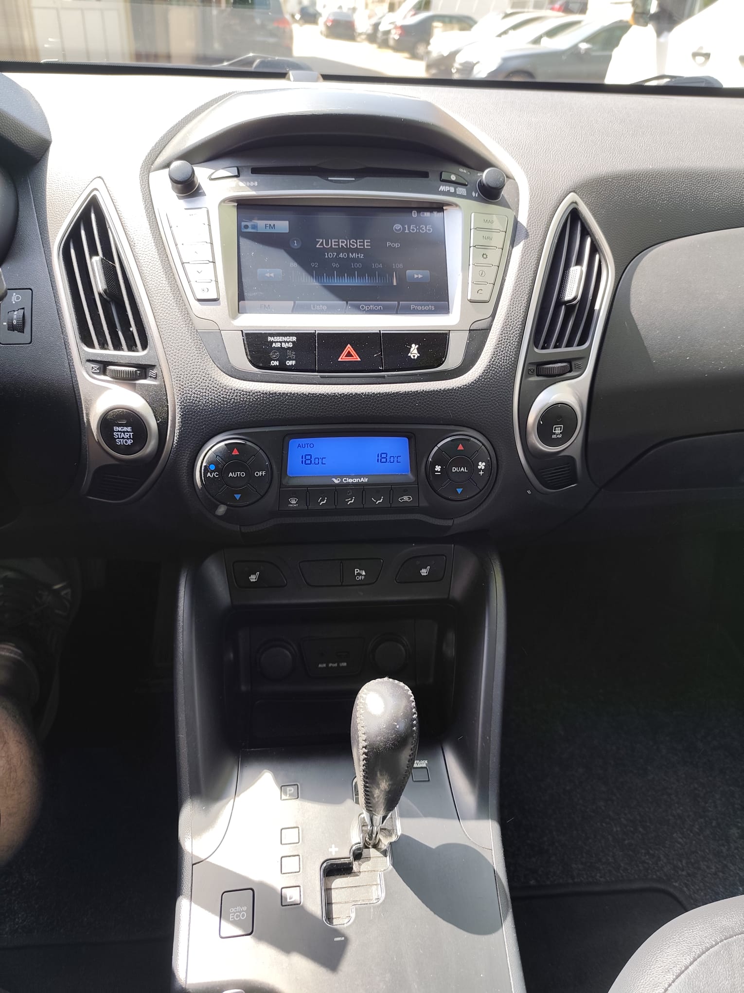HYUNDAI iX 35 2.0 CRDi Premium 4WD Automatic-image-15