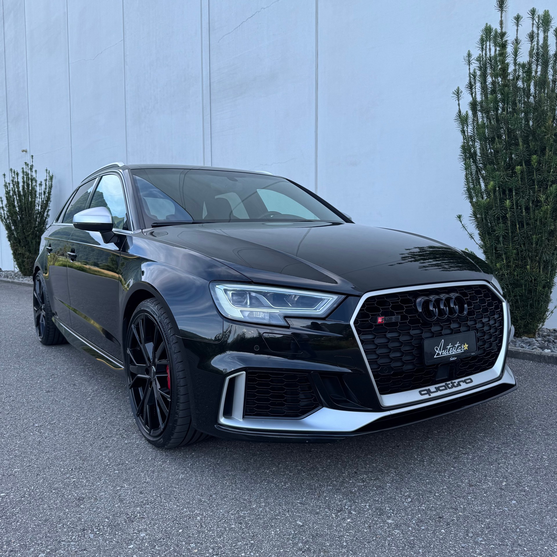 AUDI RS3 Sportback 2.5 TSI quattro S-tronic-image-3