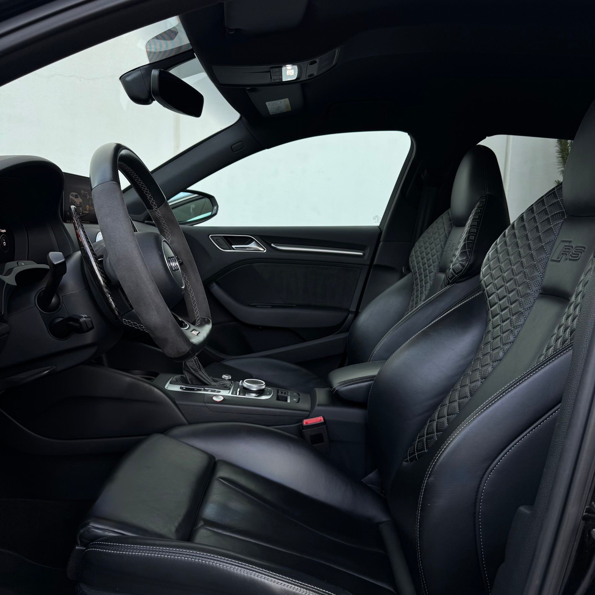 AUDI RS3 Sportback 2.5 TSI quattro S-tronic-image-6