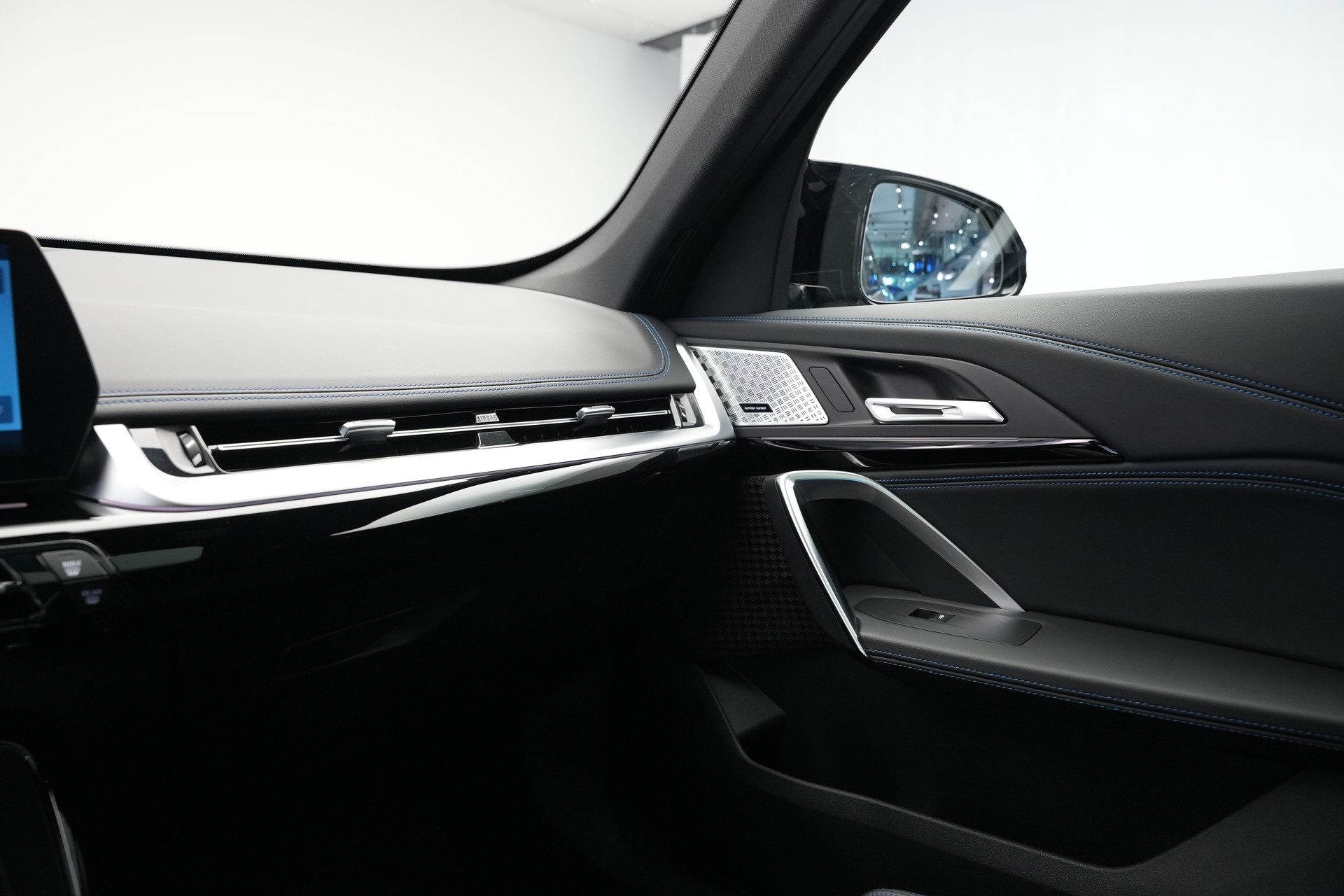 BMW X1 xDrive M35i *CH-Fahrzeug* *M Sportsitze*-image-27