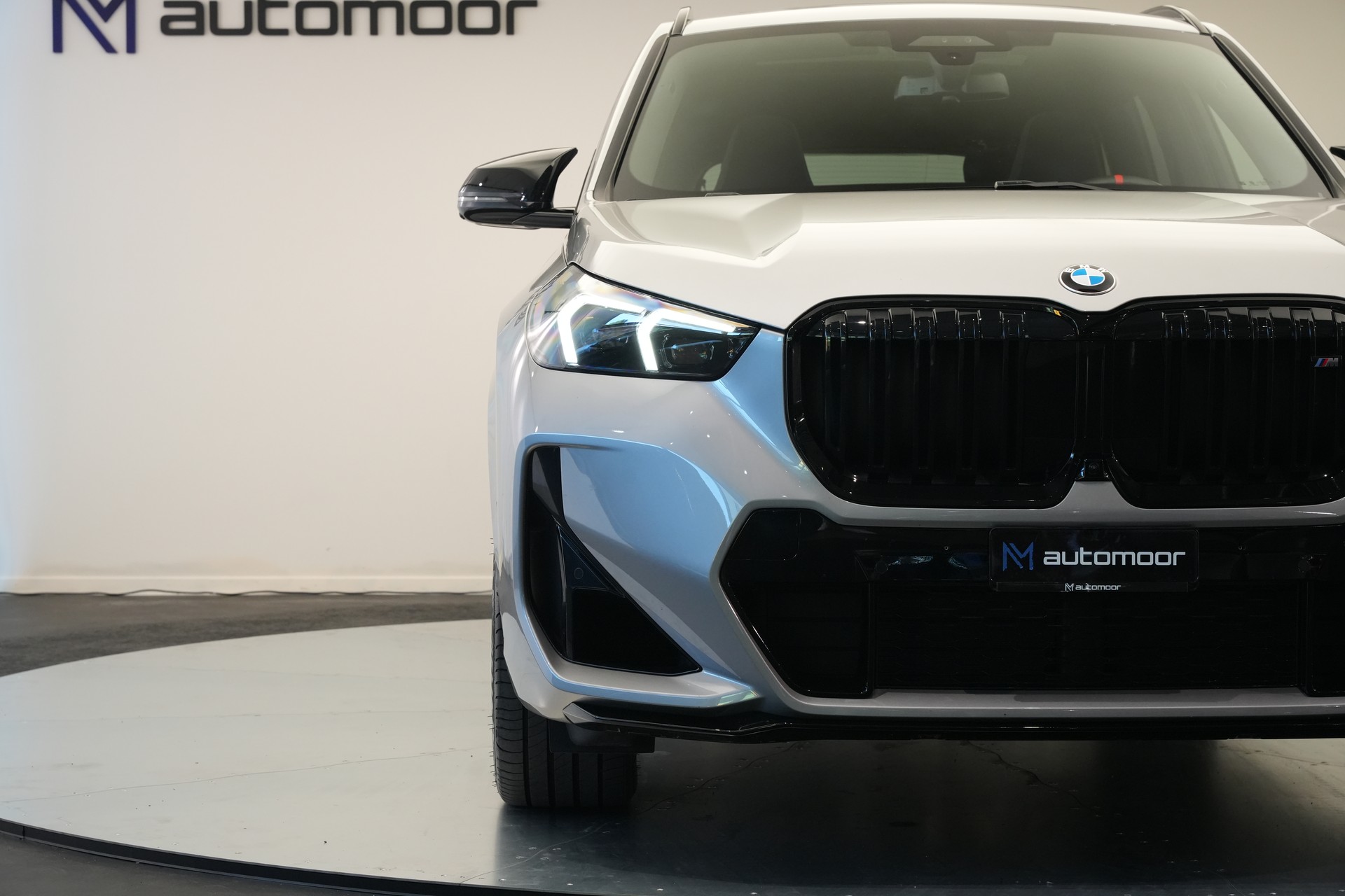 BMW X1 xDrive M35i *CH-Fahrzeug* *M Sportsitze*-image-36