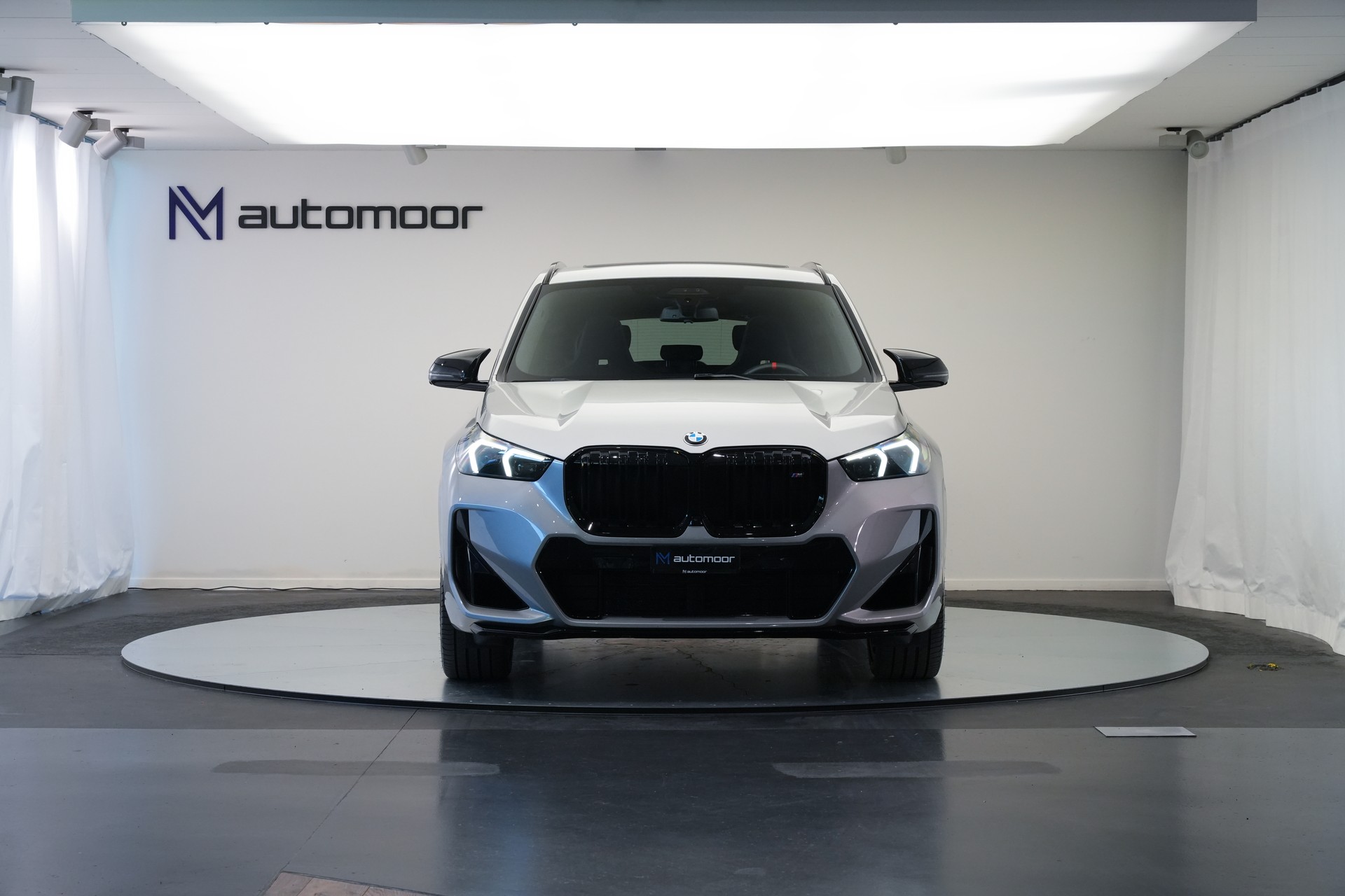 BMW X1 xDrive M35i *CH-Fahrzeug* *M Sportsitze*-image-1