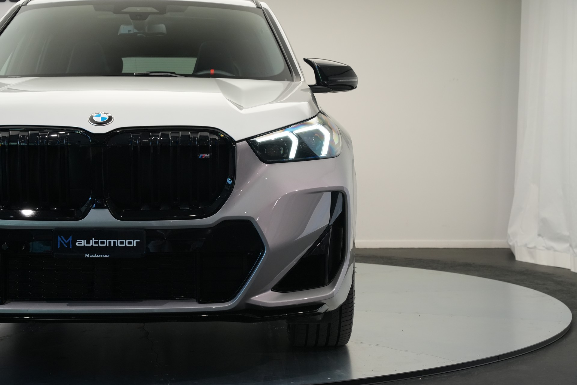 BMW X1 xDrive M35i *CH-Fahrzeug* *M Sportsitze*-image-35