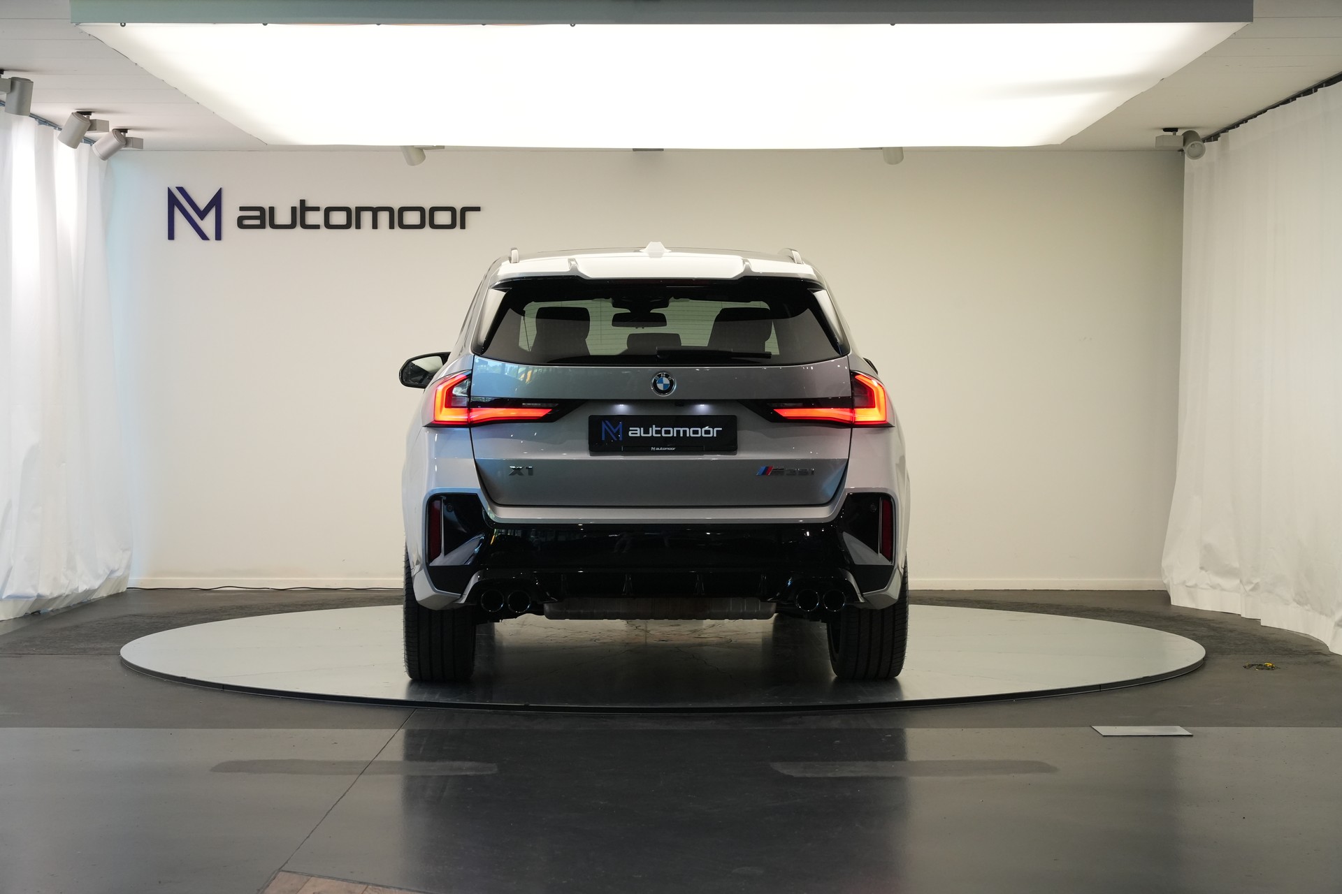 BMW X1 xDrive M35i *CH-Fahrzeug* *M Sportsitze*-image-5