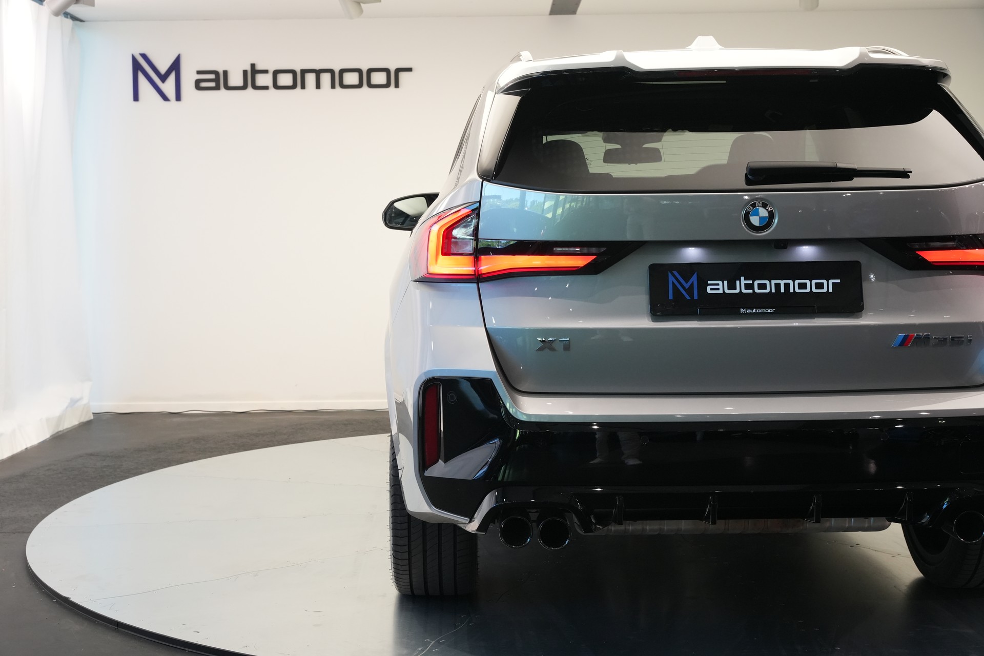 BMW X1 xDrive M35i *CH-Fahrzeug* *M Sportsitze*-image-46
