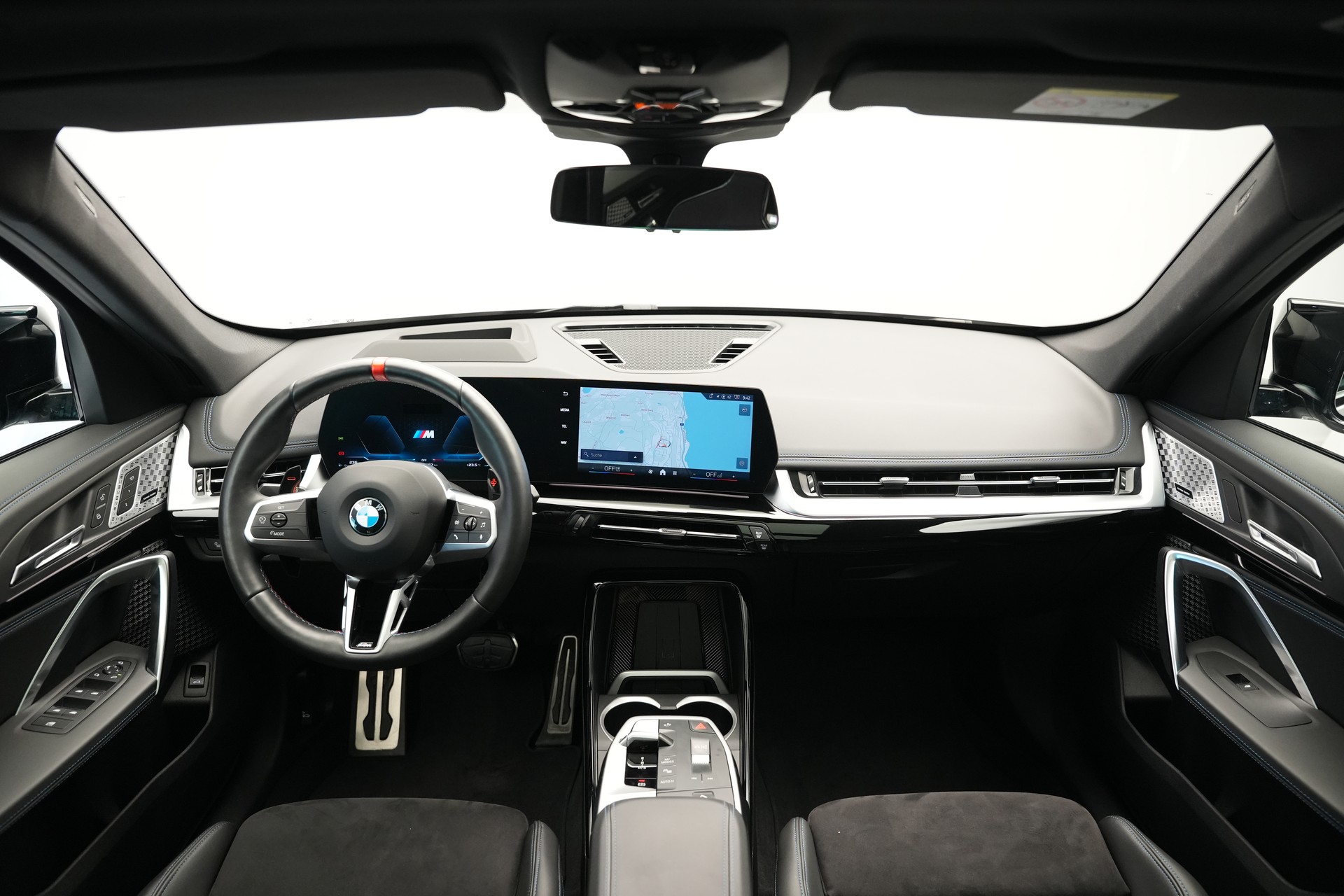 BMW X1 xDrive M35i *CH-Fahrzeug* *M Sportsitze*-image-9